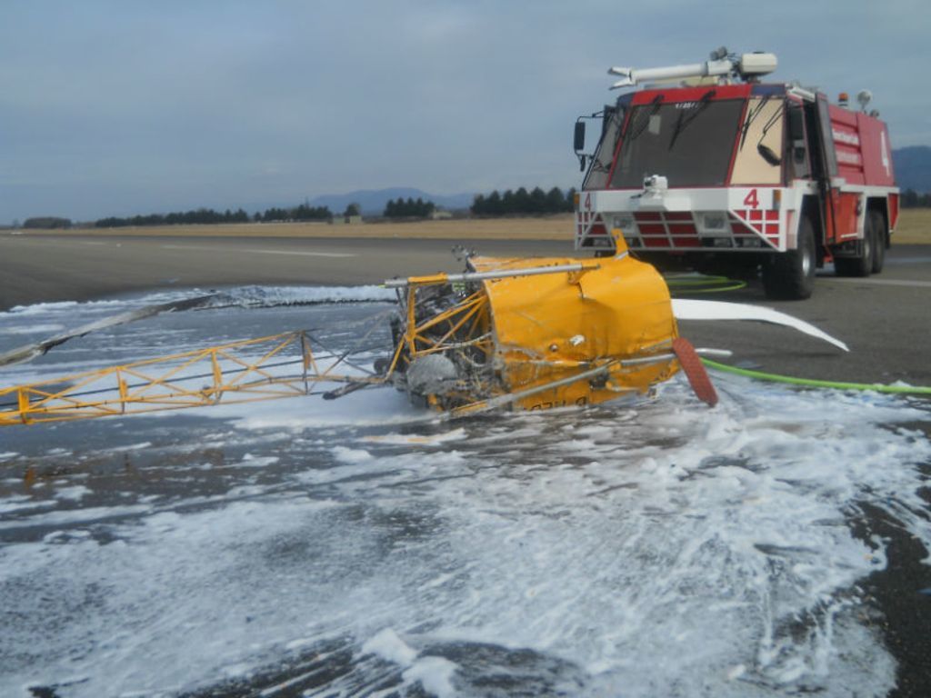 Der ausgebrannte Hubschrauber von Gustl Schrempp.