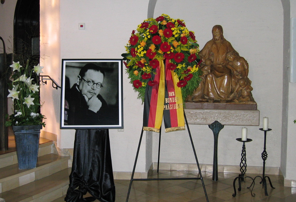 Am 26. August 2011 – zum 80. Todestag – fand in der Gedenkkapelle in Bad Griesbach eine Gedenkveranstaltung zu Ehren von Matthias Erzberger statt. Zu Gast war unter anderen Bundesfinanzminister Wolfgang Schäuble.