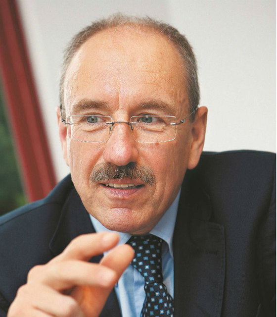 Günter Fröhlich, VHS Ortenau, sprachlicher Bereich, Telefon: 0781/9340-193