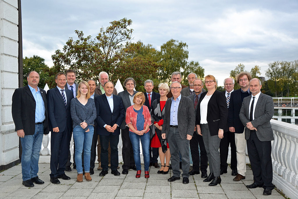Landrat Frank Scherer (2.v.l.) empfing in Kehl den Deutsch-Französischen Ausschuss (DFA) im Rat der Gemeinden und Regionen Europas mit seinem Präsidenten Reinhard Sommer.