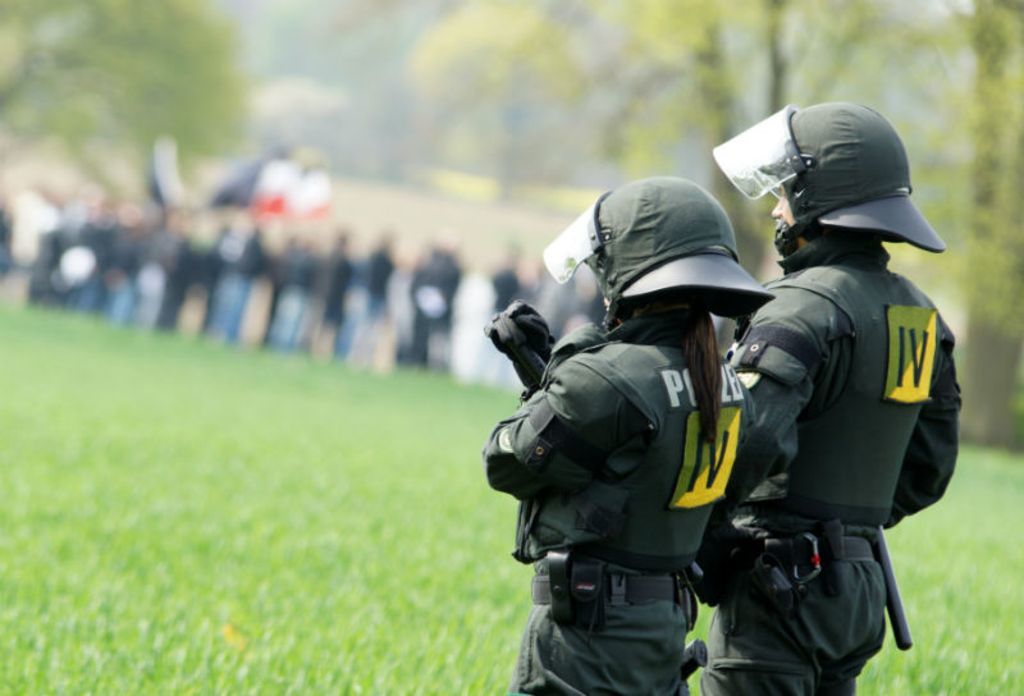150 Einsatzkräfte sorgten dafür, dass es beim Panzergraben zu keiner Eskalation kam.