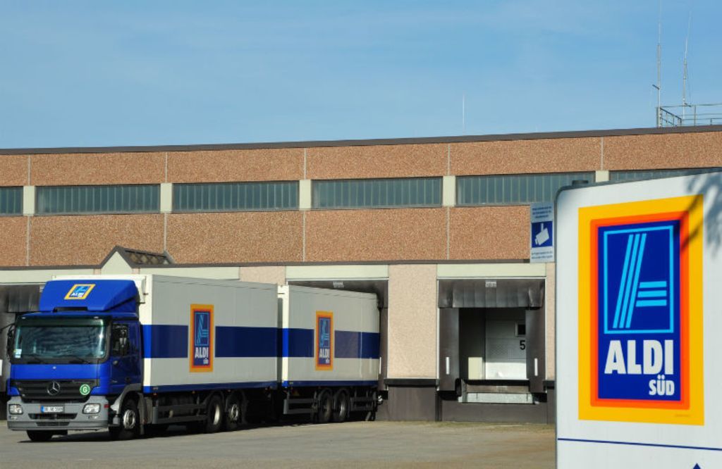 Aldi-Zentrallager in Mahlberg: Nach Erkenntnissen der Staatsanwaltschaft wurde hier ein Auszubildender mit Folie an einen Pfeiler eingewickelt und fixiert.