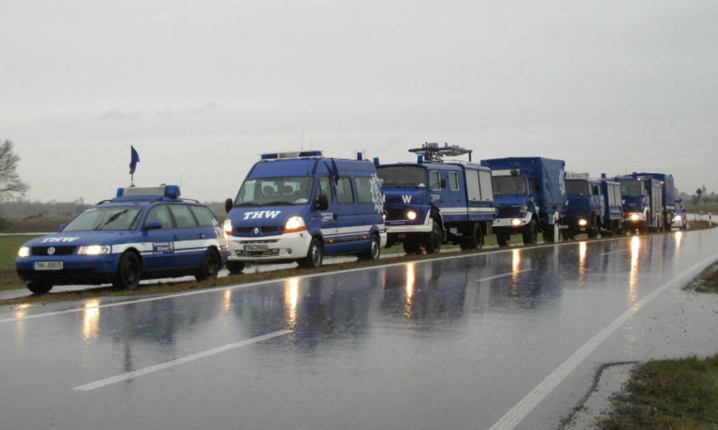 Jährlich am Jahresende treffen sich die Kraftfahrer des THW-Ortsverbandes Lahr zu einer gemeinsamen Ausfahrt mit den Einsatzfahrzeugen.