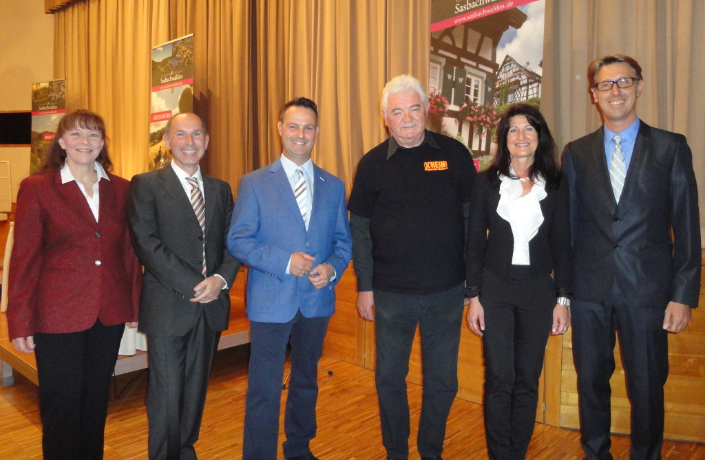Stellten sich den rund 700 Zuhörern im Sasbachwaldener Kurhaus vor (von links): Monika Lang, Dirk Dufner, Roland Fischer, Alfred Wilhelm, Sonja Schuchter und Thomas Krieg.