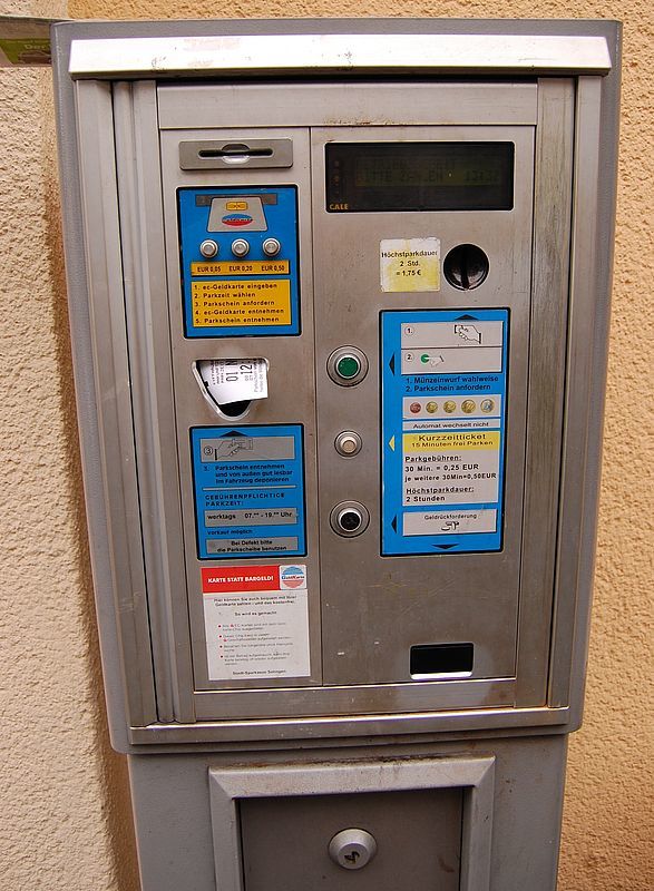 Wer in den Ortenauer Innenstädten parken möchte, muss meist ein kostenpflichtiges Parkticket lösen.