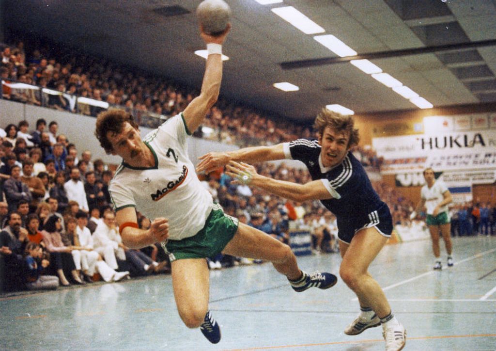 Der gefürchtete Linkshänder wurde 1978 Weltmeister und gewann bei Olympia 1984 Silber.