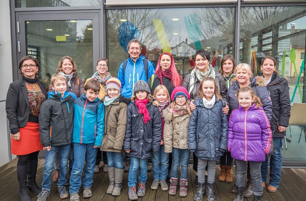 Die Schulleiterin (links) der Johann-Wölfflin-Grundschule, Eva Woelki, ist zusammen mit der Stadt, der Elternvertretung, Lehrern und Schülern derzeit auf der Suche nach einem neuen Caterer.