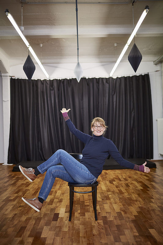 Theater ist ihre große Leidenschaft – Ruth Dilles ist Schauspielerin, Regisseurin, Sängerin und schreibt auch eigene Texte.