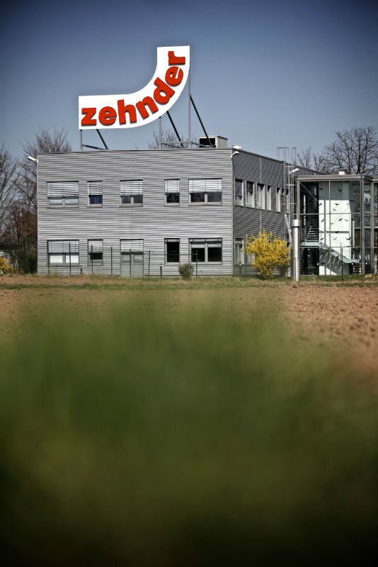 Gebäude von Zehnder in Lahr: Rund 500 Mitarbeiterinnen und Mitarbeiter sind hier beschäftigt.
