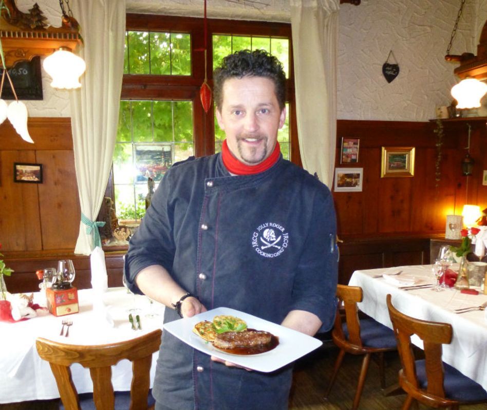 Ulf Gerspacher in der Gaststube der „Eiche".