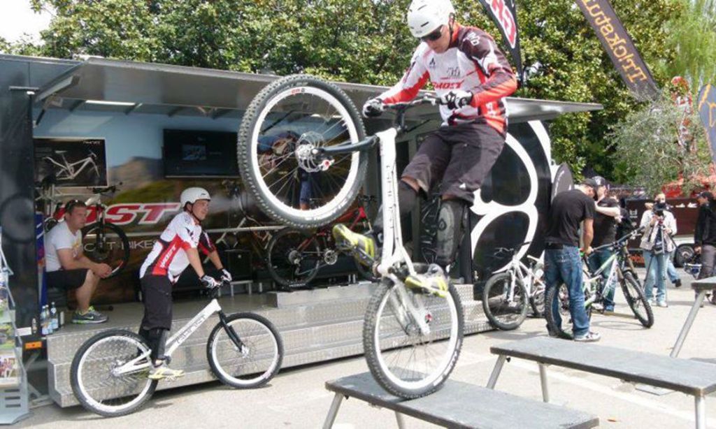 Fliegen am 7. September über die Bühne des Stoffwechsels in Offenburg: die Flying Bike Boys.