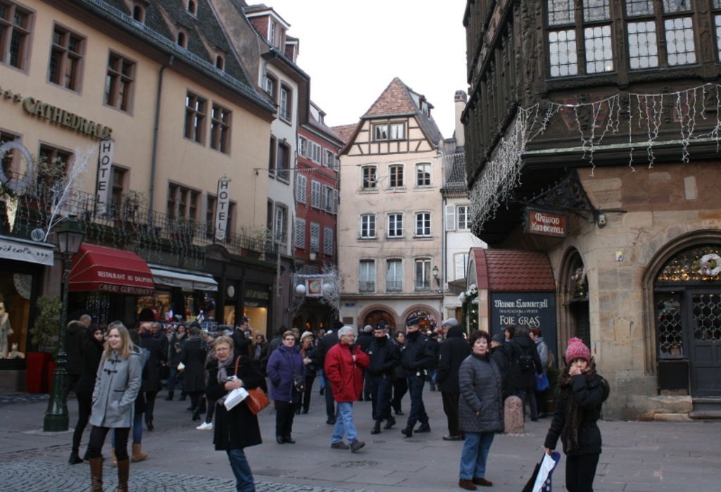 Das Polizeiaufgebot in der Straßburger Innenstadt ist deutlich größer als üblich.