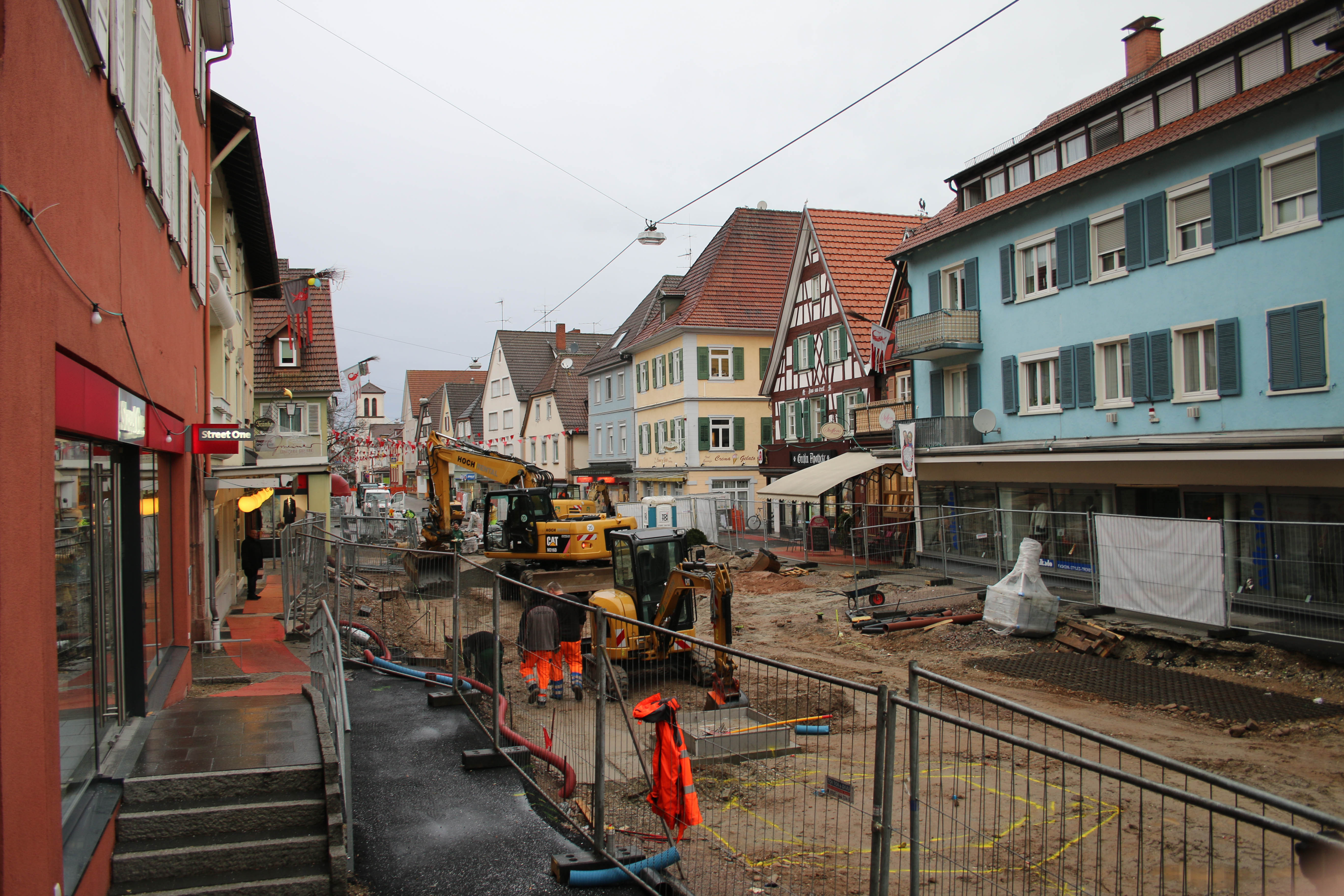 Die Bauarbeiten in der Oberkircher Hauptstraße gehen nach der erzwungenen Winterpause weiter.