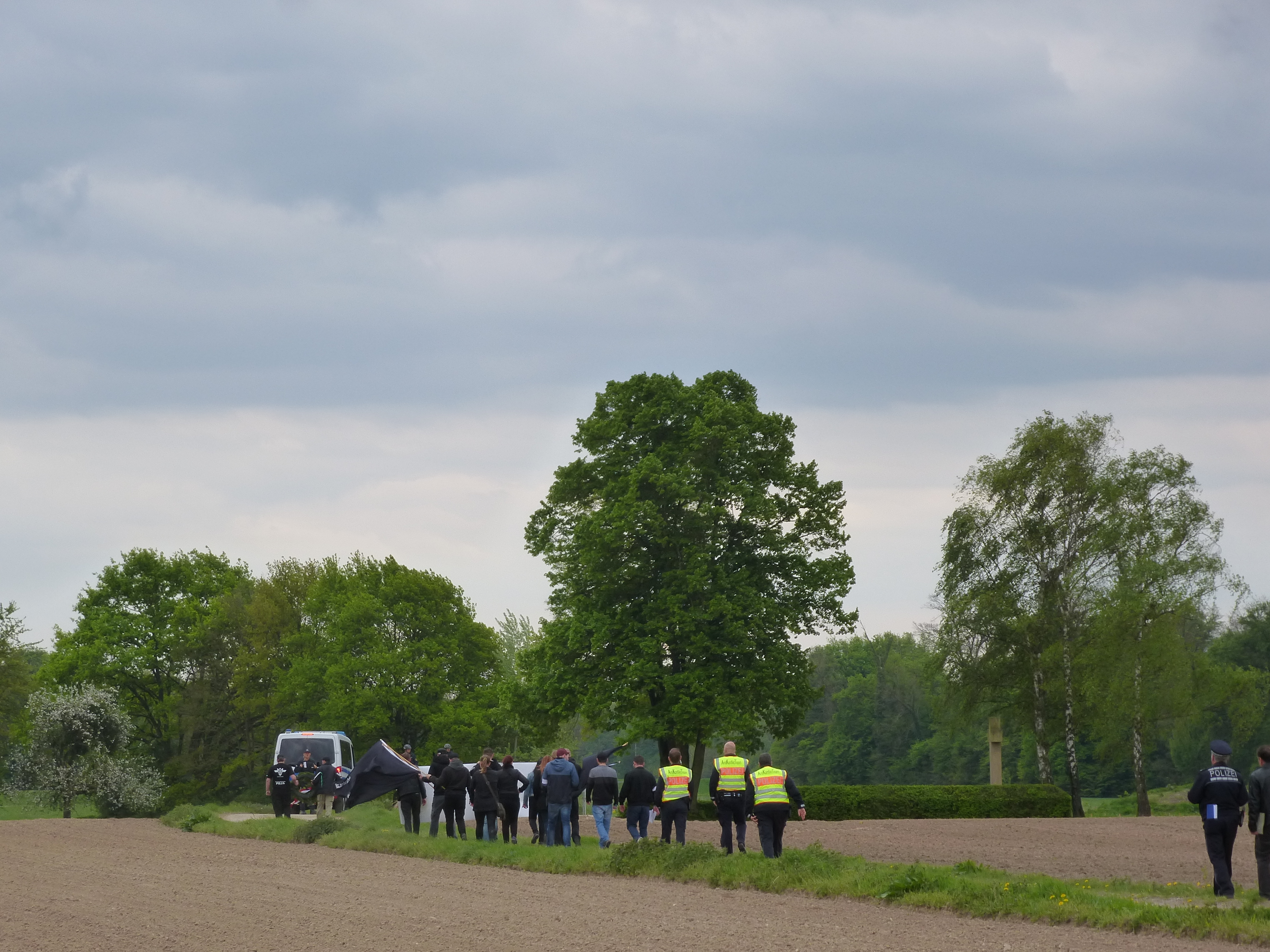 "Die Rechte" hatte laut Landratsamt mit 40 Teilnehmern an der Kundgebung gerechnet, tatsächlich kamen gestern um 14.30 Uhr nur 18.