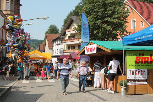 Mitten in Oppenau wird noch heute und morgen das Stadtfest gefeiert.
