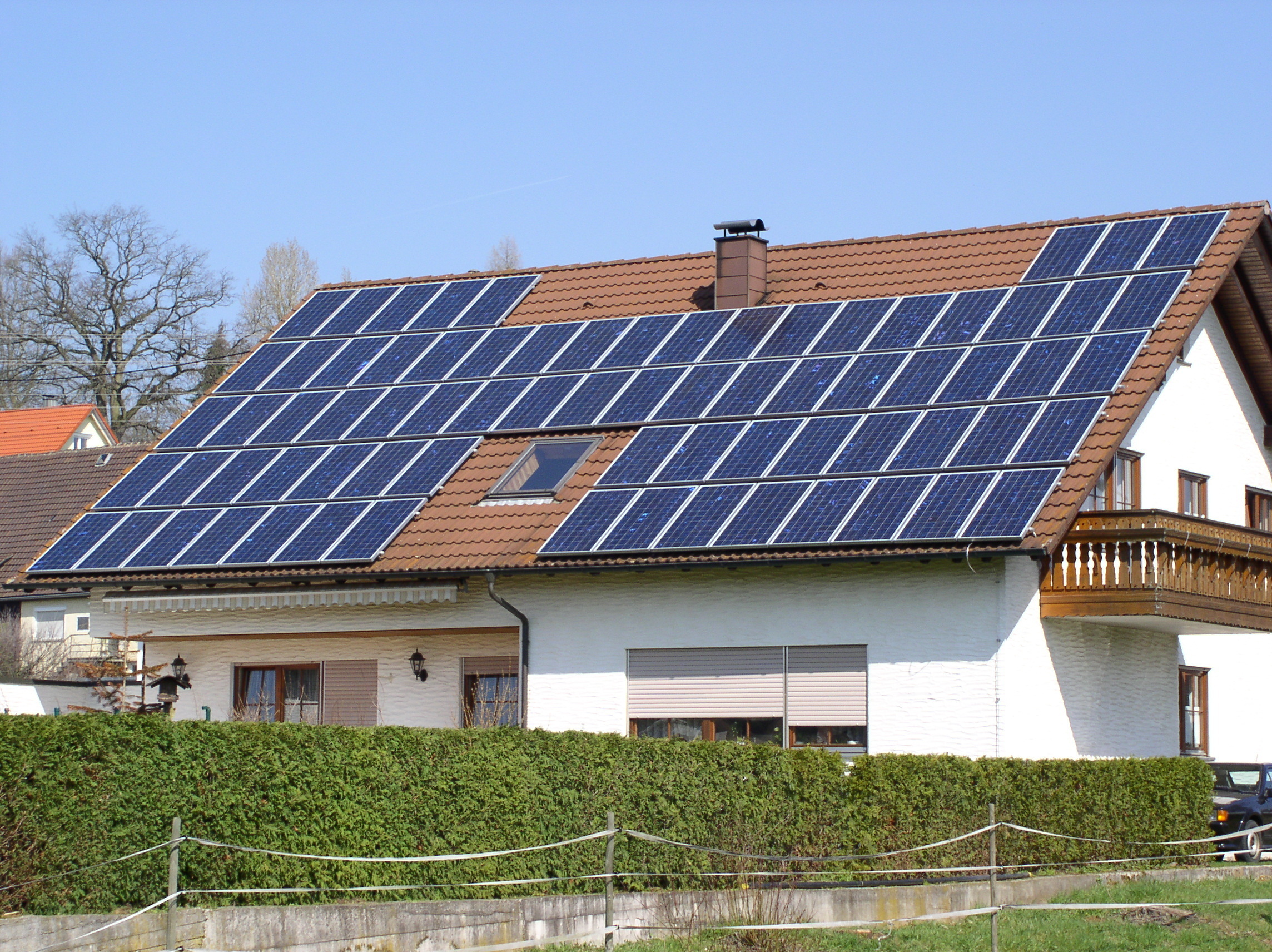 Wer ein Solardach hat, kann E-Solar nutzen.