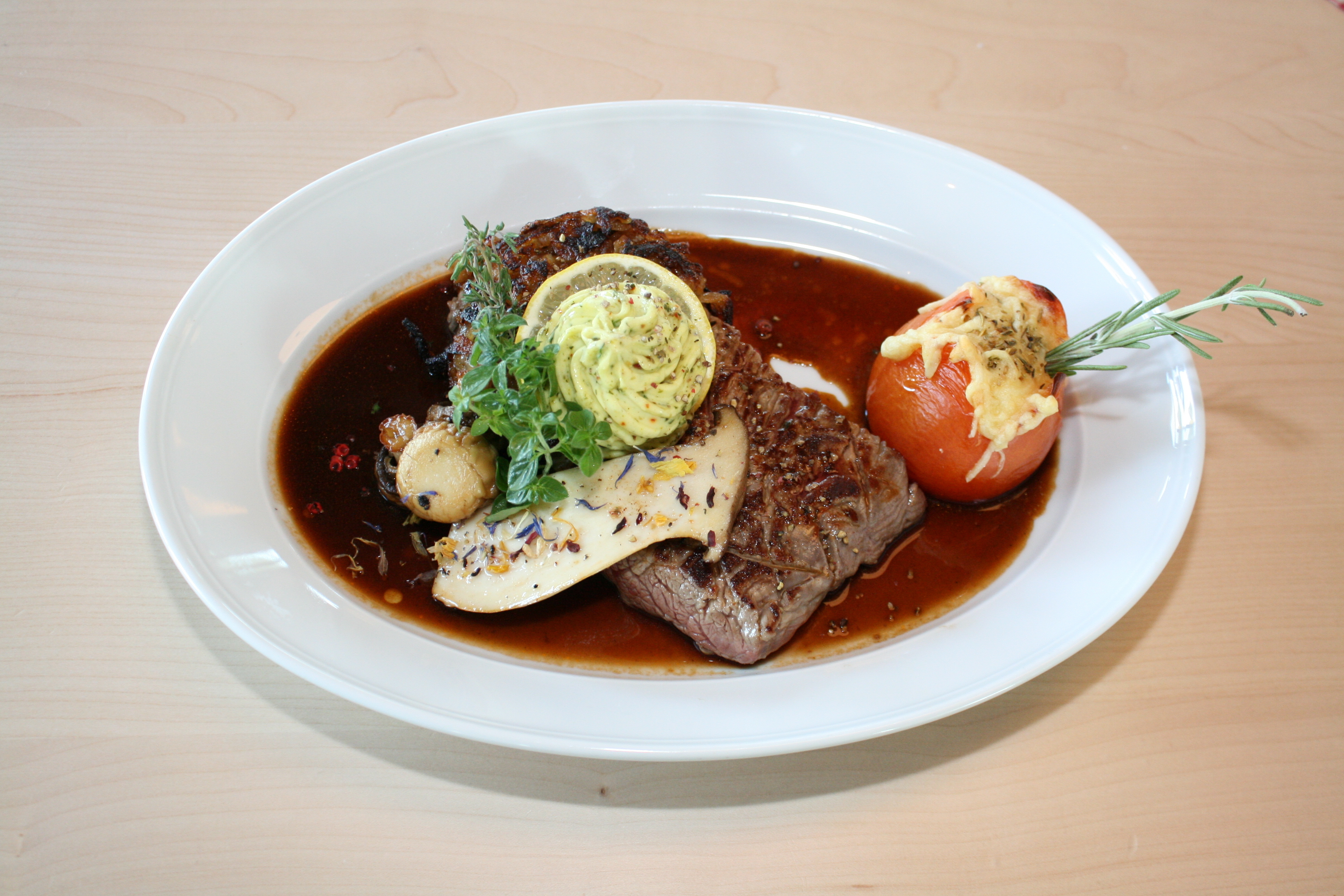 Ein "Flank Steak" wie beim Braumeistersteak wird aus dem Bauchlappen, auch Dünnung genannt, geschnitten.