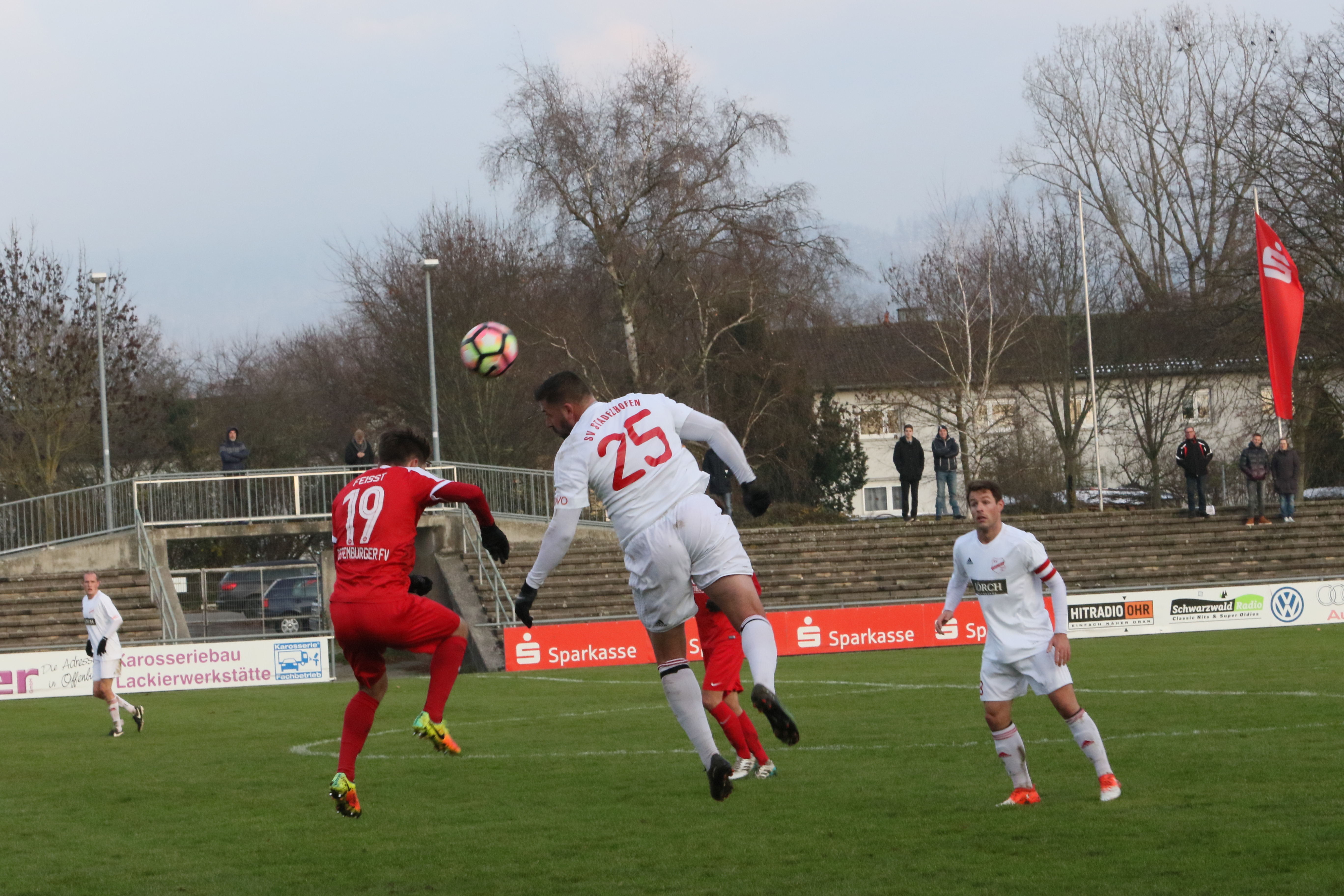Die Fans sahen gestern in Offenburg eine leistungsgerechte Punkteteilung.