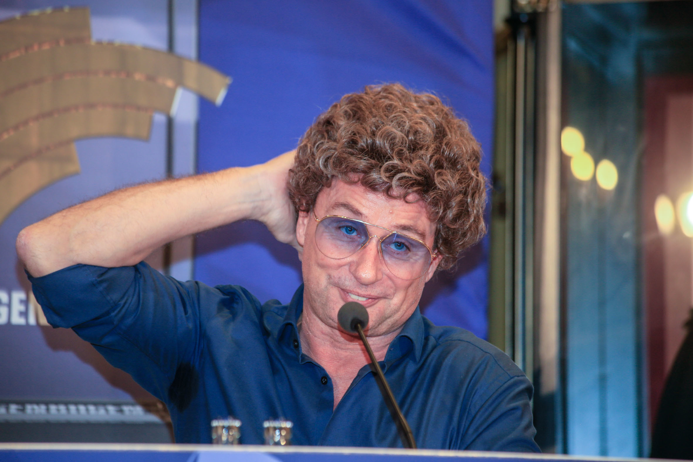 Frisurentechnisch ist er schon herausgeputzt: Comedian und Moderator Atze Schröder.