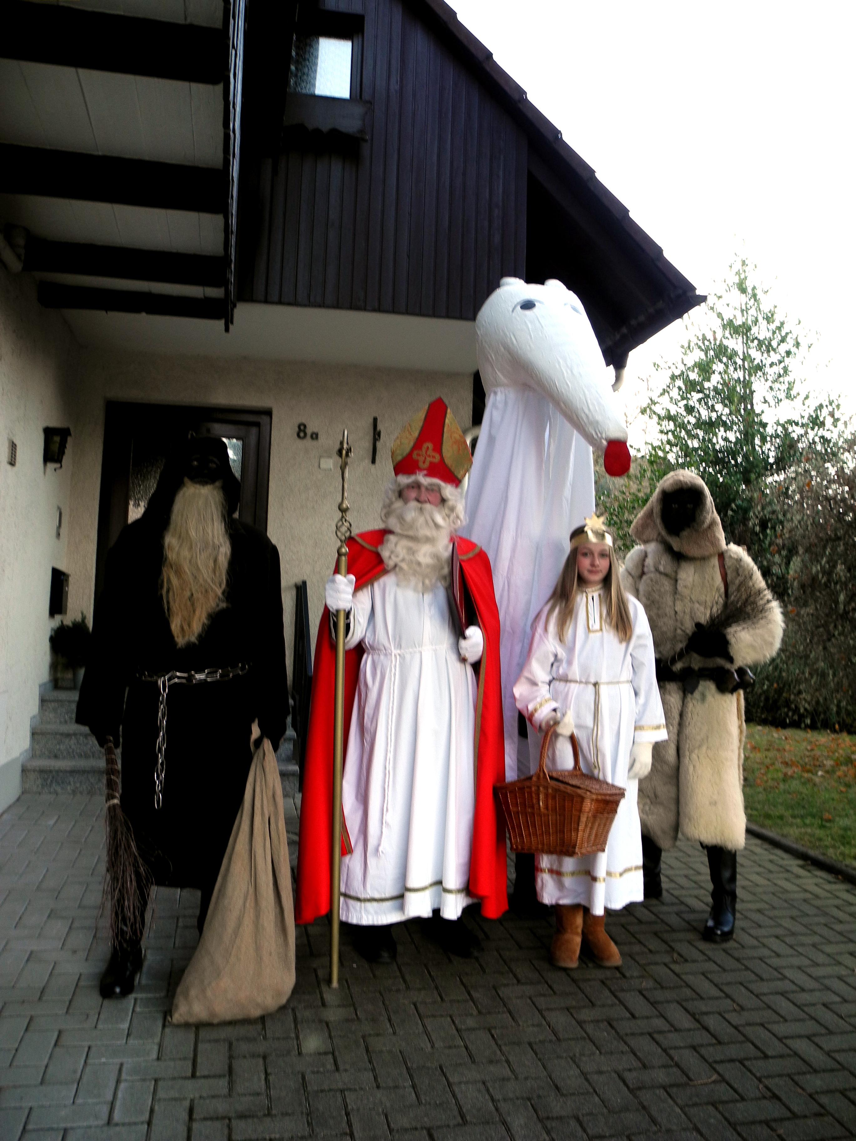 Alois Krafczyk als Nikolau (zweiter von links) mit seinen Gefährten.