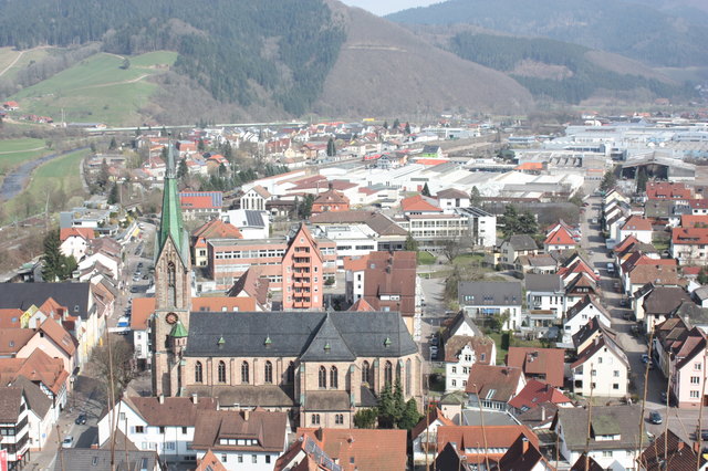 Die katholische Stadtkirche Sankt Mauritius in Hausach   | Foto: cao