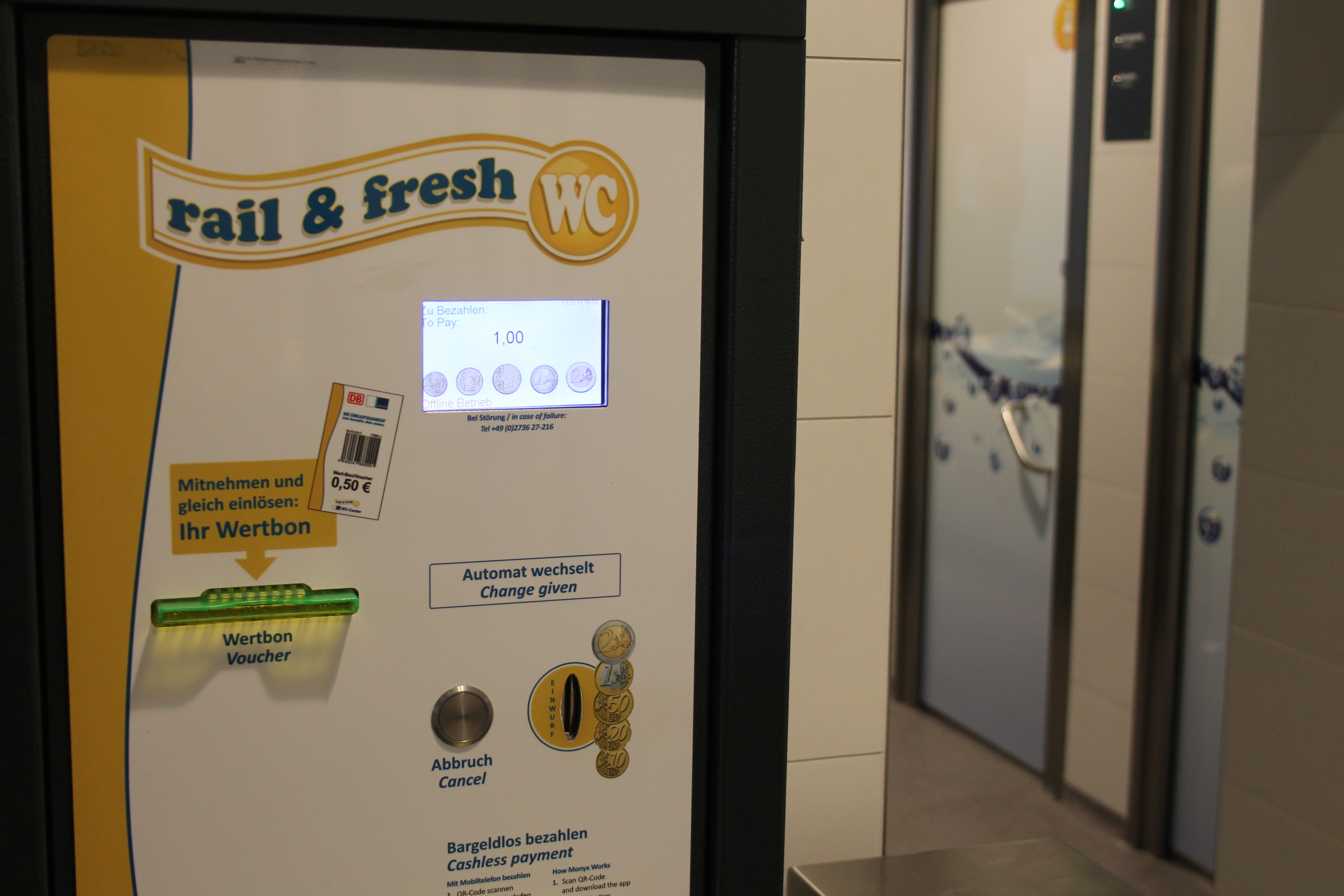 Ein Euro kostet der Toilettengang. Der Wertbon über 50 Cent kann allerdings nicht in Offenburg eingelöst werden.