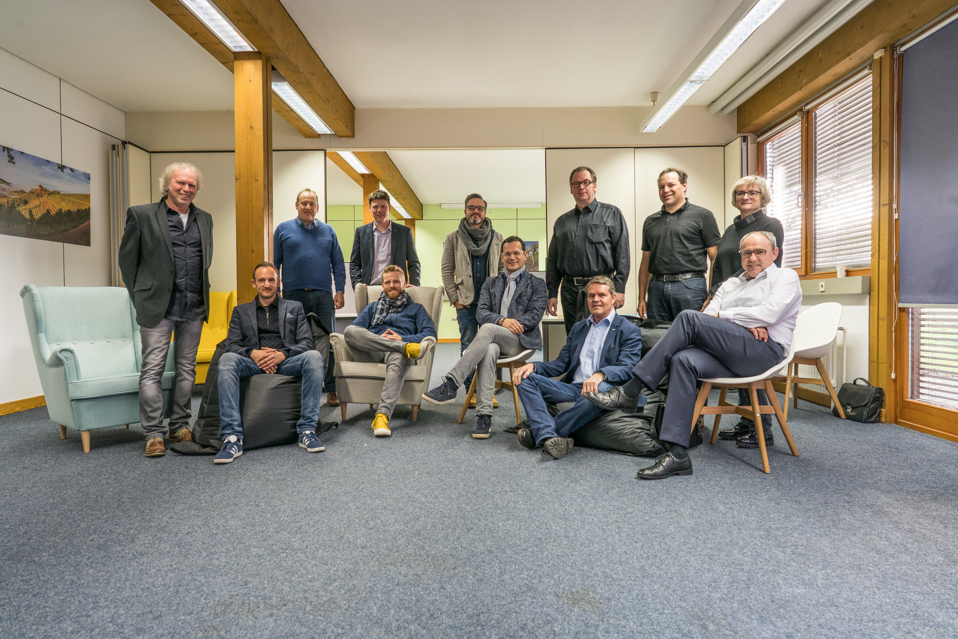 Die Mentoren des "Black Forest Accelerators" (v. l.): Uwe Baumann, (Ideenwerkstatt Lahr),Dominik Fehringer (WRO-Geschäftsführer), Martin Foshag (Gründer und langjähriger Vorstand des IT-Systemhauses Leitwerk), Florian Appel (startUP.connect), Jeremias Endres (Ergowerk), Alexander Schulze (Ergowerk), Swen Laempe (Gründer Vioma), Ralf Müller (Dorotheenhütte Wolfach und Zeller Keramik Manufaktur), Michael Bertram, Florian Künstle (Kanzlei Reich & Künstle), Brigitta Schrempp (Schrempp EDV) und Frank Semling