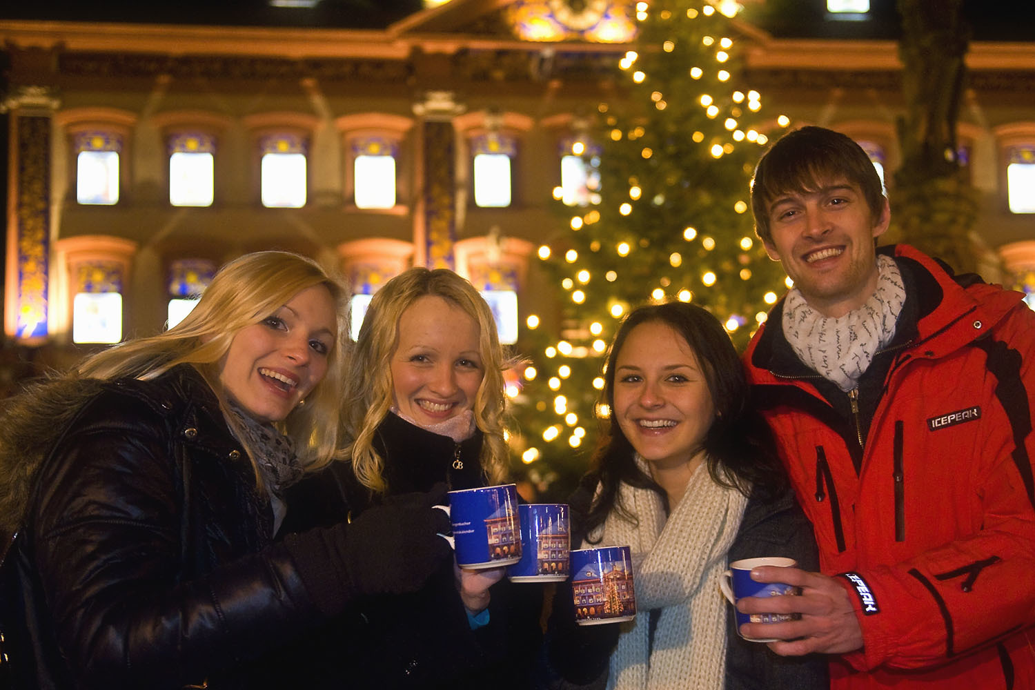 Den Glühwein beim Adventsmarkt in Gengenbach können Besucher mit einheitlichen und auch aktualisierten Tassen erleben.