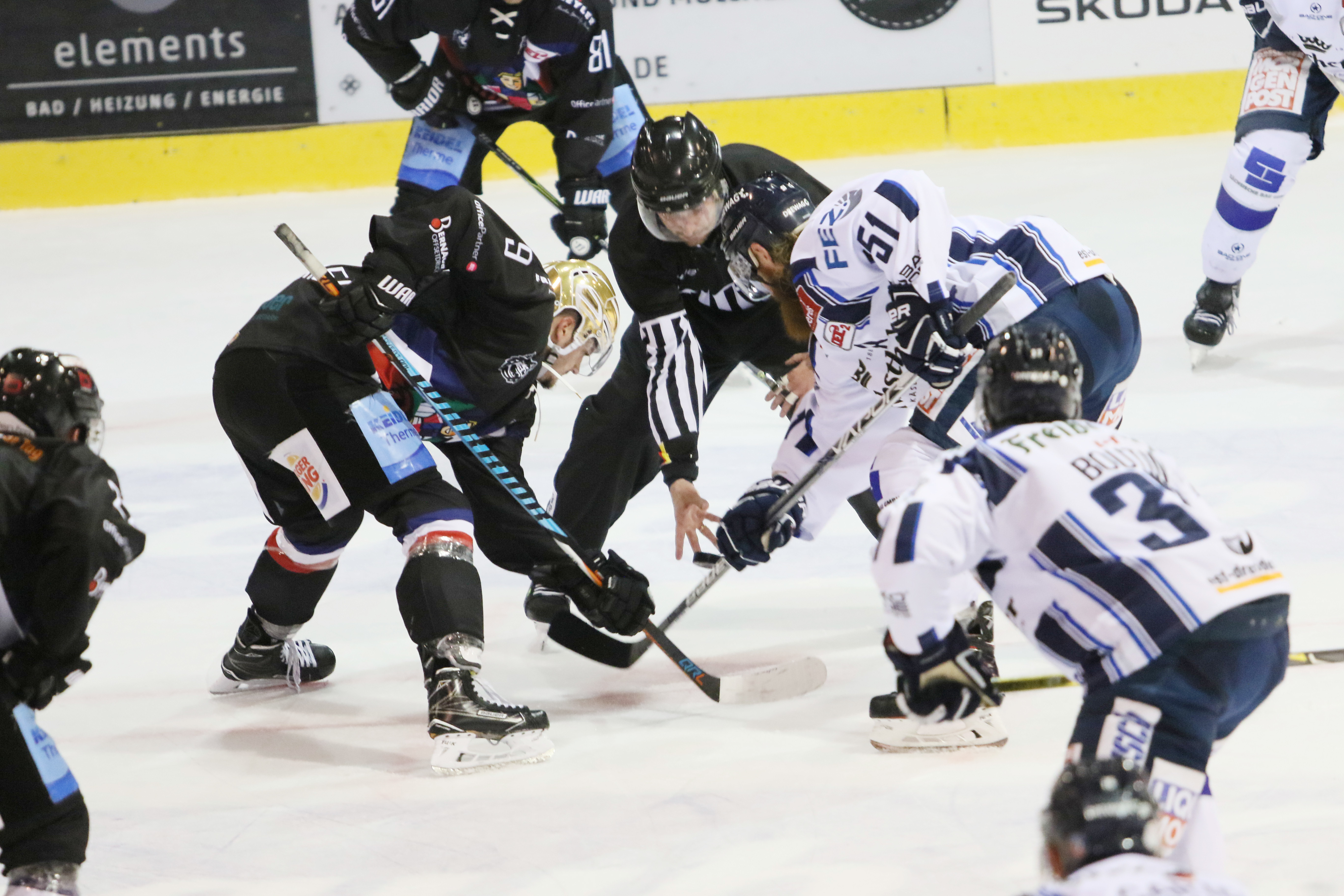 Eine unglückliche 1:2-Niederlage kassierte der EHC Freiburg beim SC Riessersee.