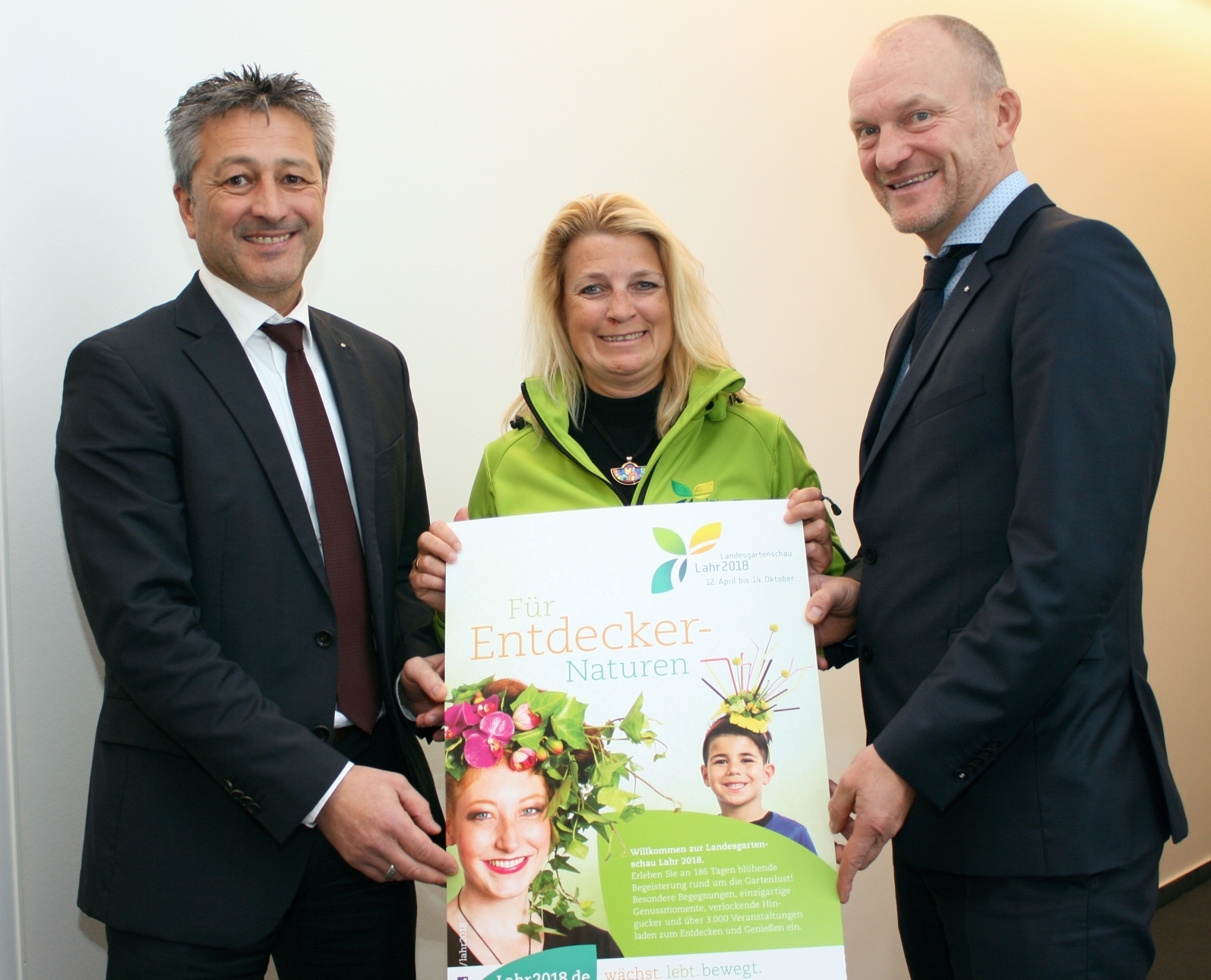 Armin Roth, Leiter Kundencenter in Lahr, Ulrike Karl, Geschäftsführerin der Landesgartenschau 2018, Wolfgang Schweizer, Geschäftsführer der AOK Südlichern Oberrhein (v. l.)
