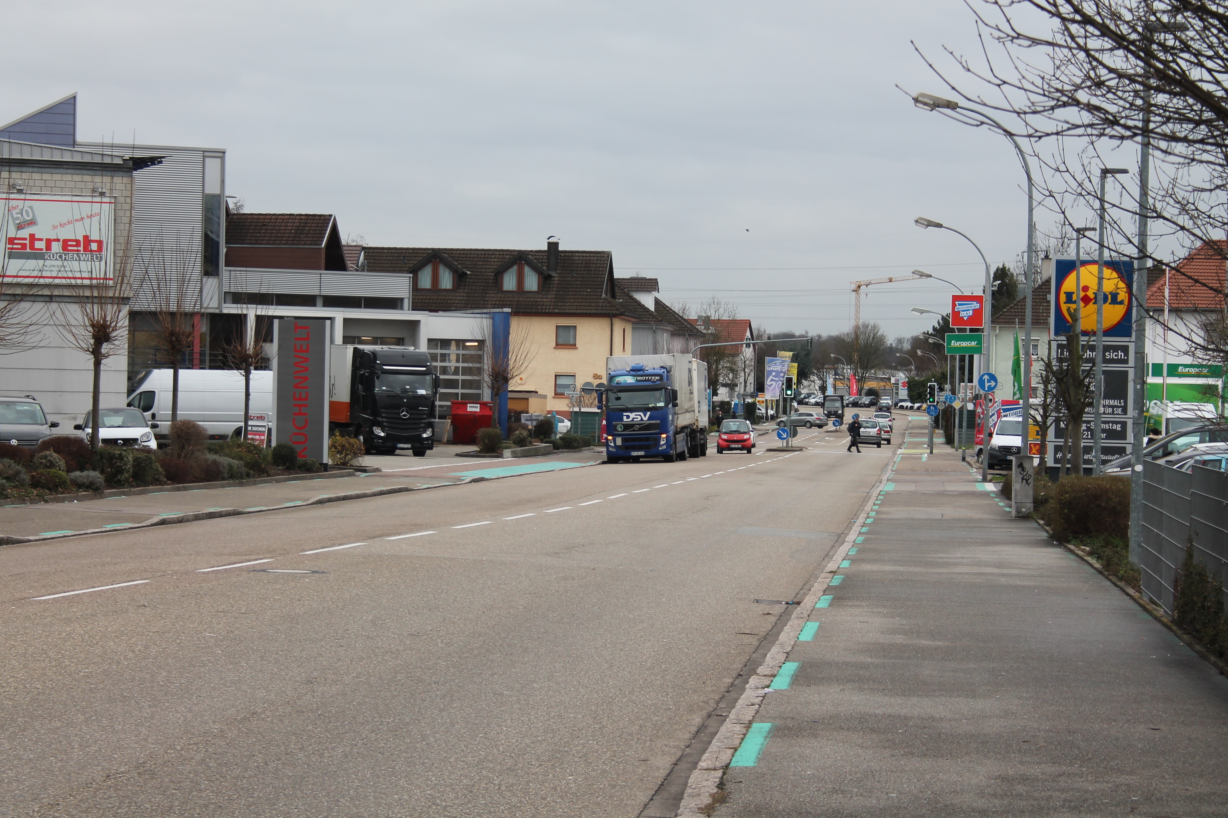 Am Beispiel der Freiburger Straße, die 2019 umgebaut werden soll, entzündet sich der Streit um die Radfahrstreifen erneut.