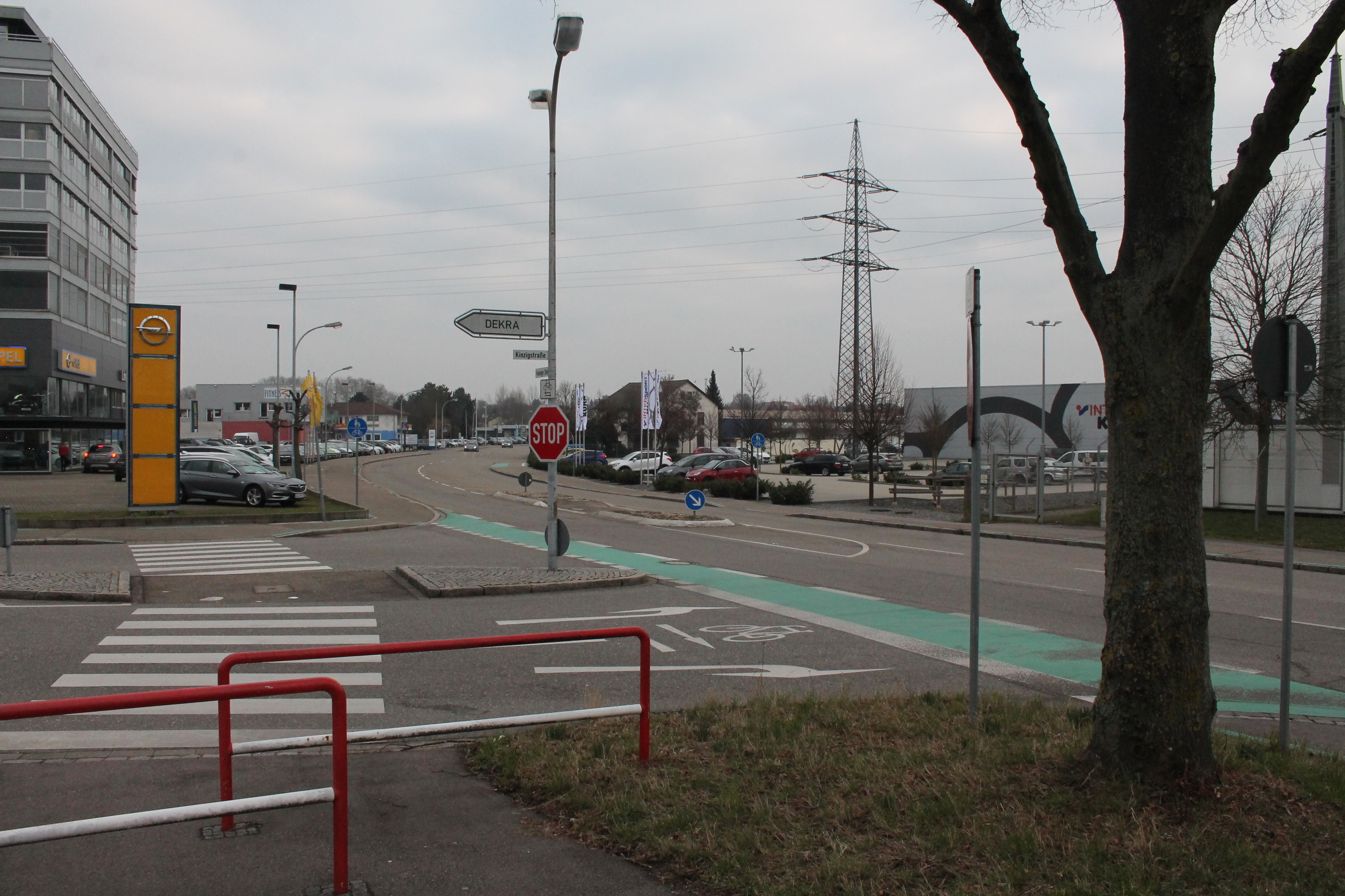 Ein Unfallschwerpunkt für Radfahrer ist die Abfahrt vom Kinzigdamm auf die Kreuzung von Kinzigstraße und Freiburger Straße.