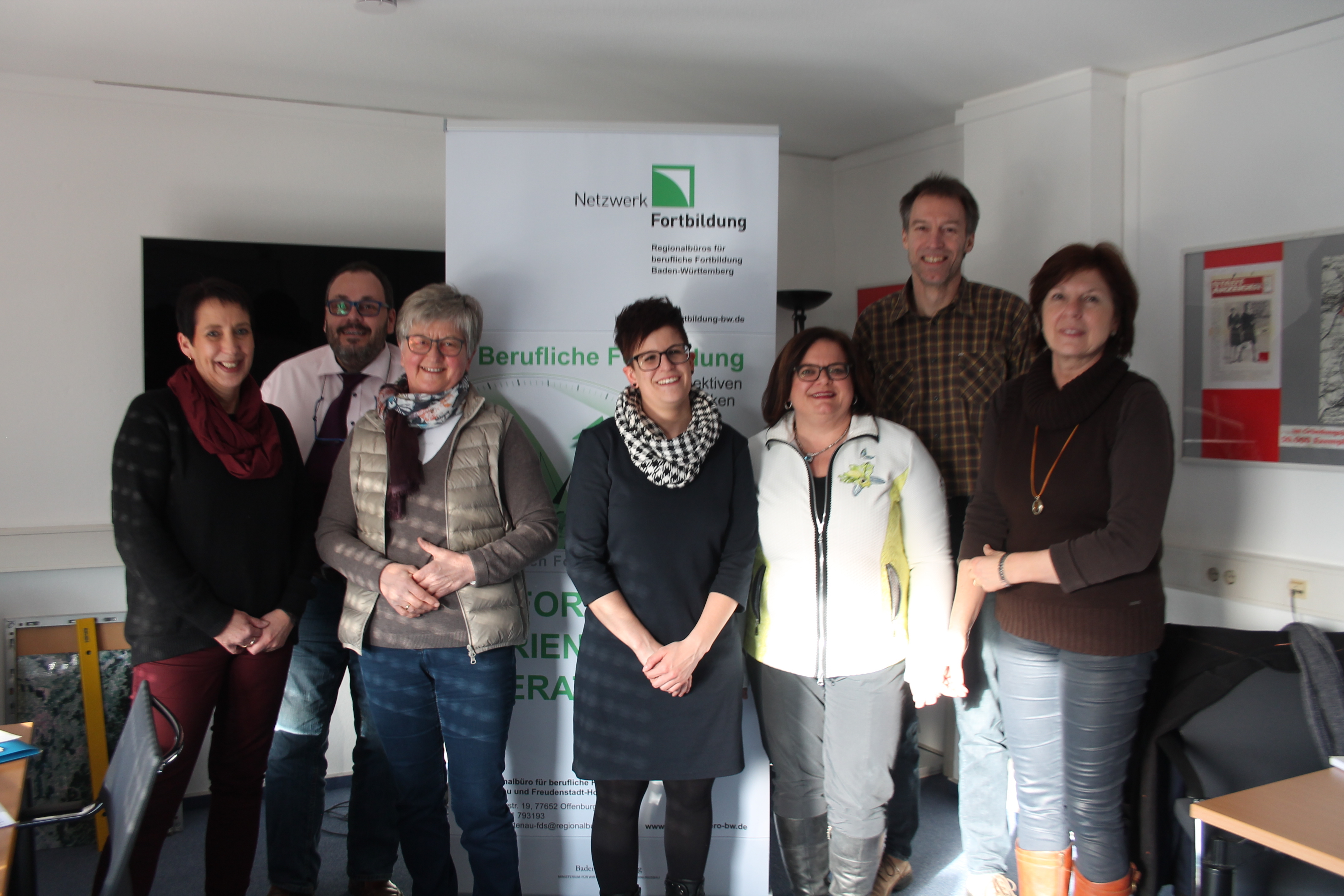 Ortenauer Experten verschiedener Bildungsträger der Fortbildung waren zu Gast in der Stadtanzeiger- und Guller-Redaktion (v. l.): Kerstin Schmitt, Oliver Heitz, Christel Basler, Sarah Erlewein, Bianca Böhnlein, Alfred End und Elke Leibbrand.