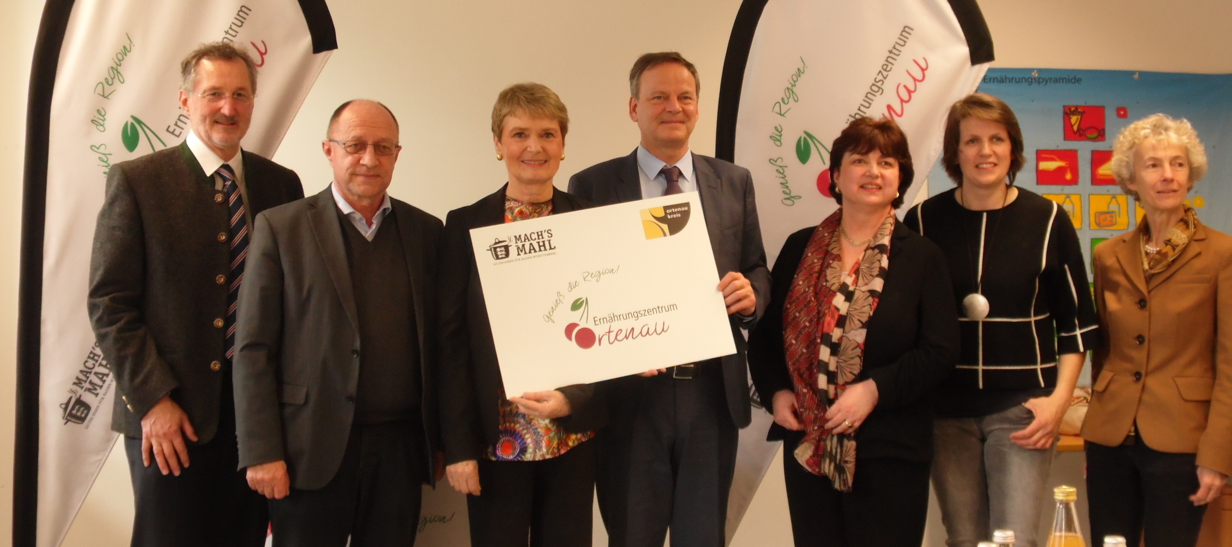 Dr. Martin Schreiner, Ullrich Böttinger, Friedlinde Gurr-Hirsch, Frank Scherer, Luzia Bollack-Beuschlein, Anne Körkel und Andrea Ganter, stellvertretende Leitung des Amtes für Landwirtschaft (v. l.)