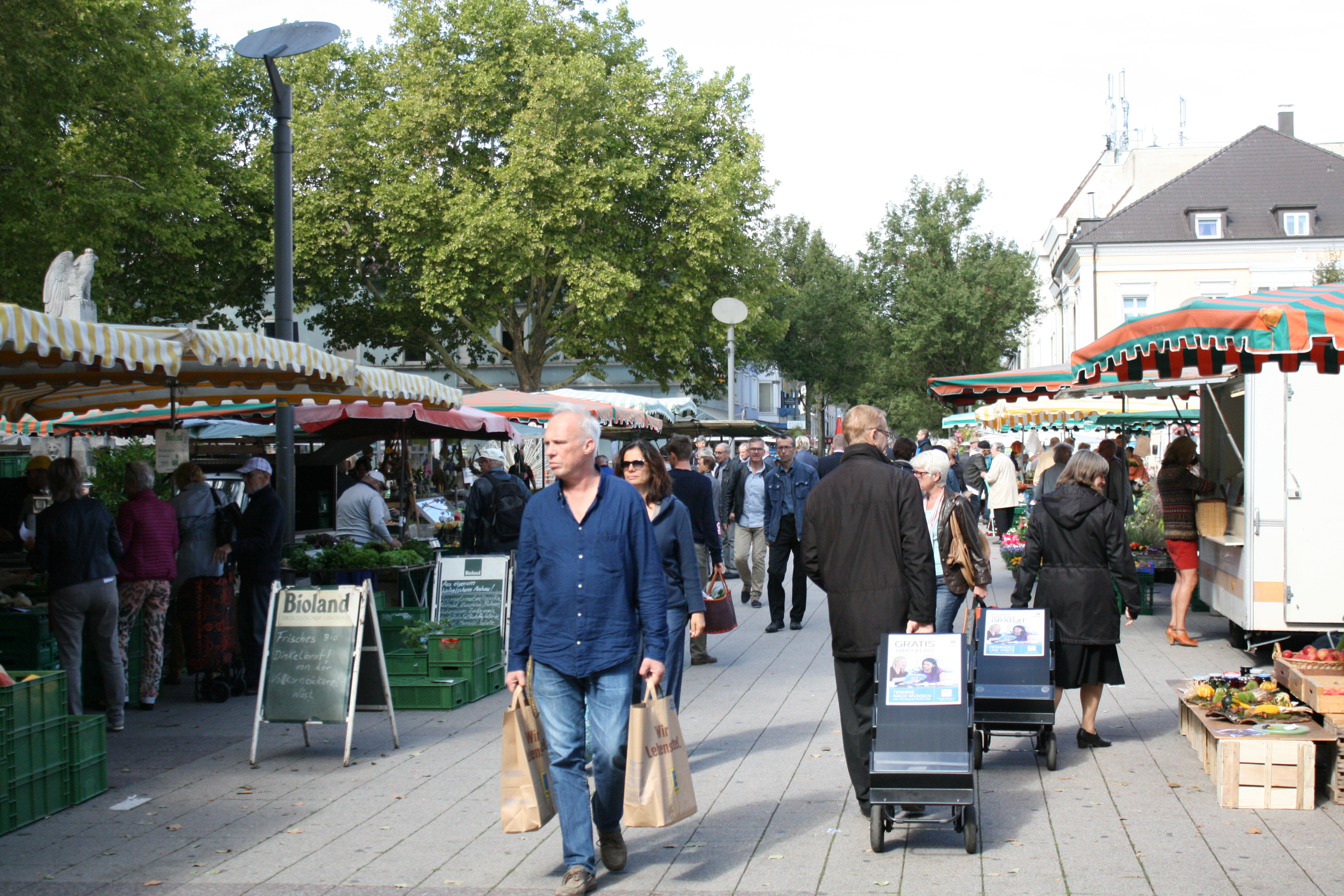 Regional und saisonal einkaufen wie hier auf dem Kehler Wochenmarkt ist nachhaltig.