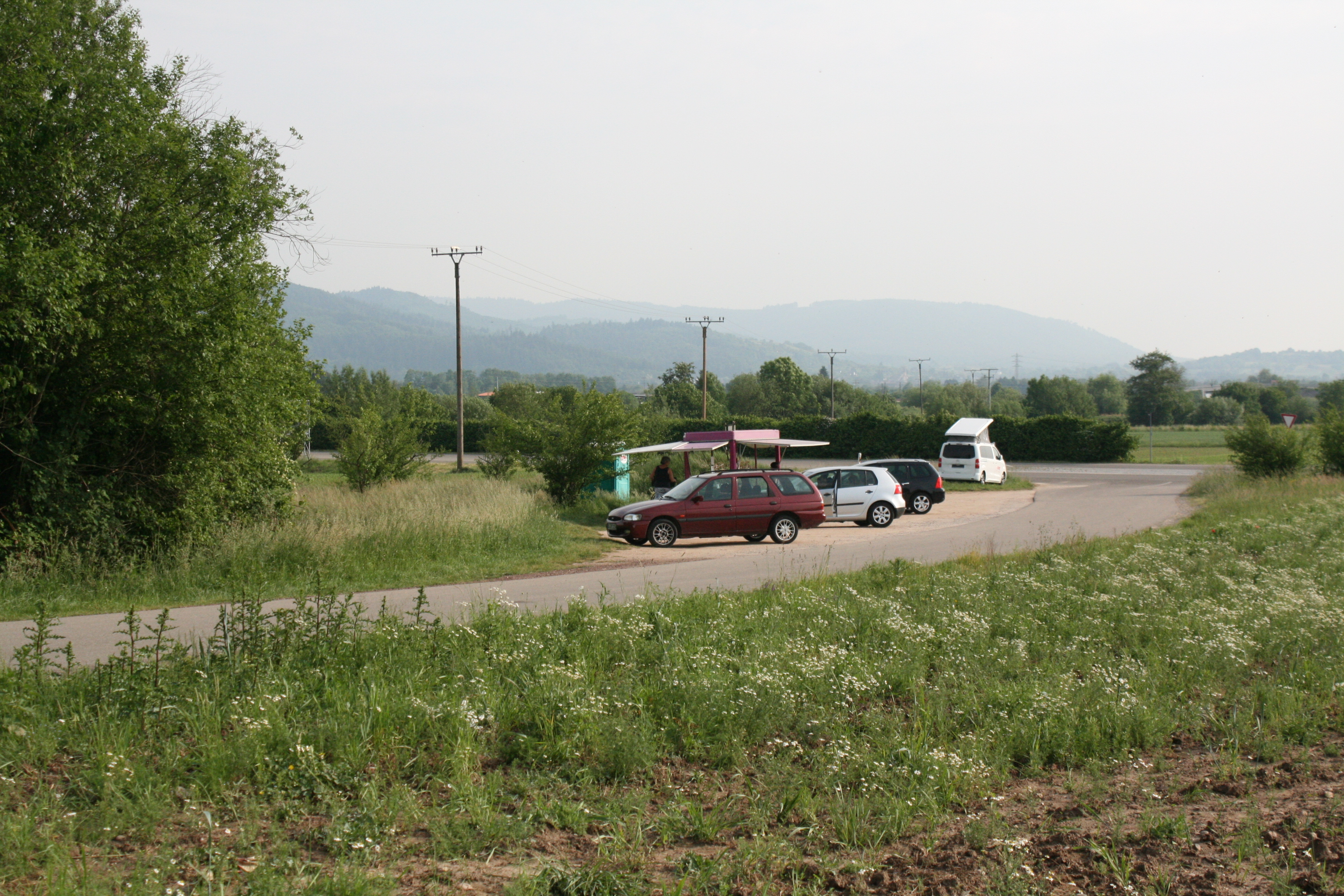 Auf dem Parkplatz beim Kreisel am Südring zwischen Offenburg und Ortenberg wurde am Samstagmorgen, gegen 1 Uhr, ein Toter entdeckt.