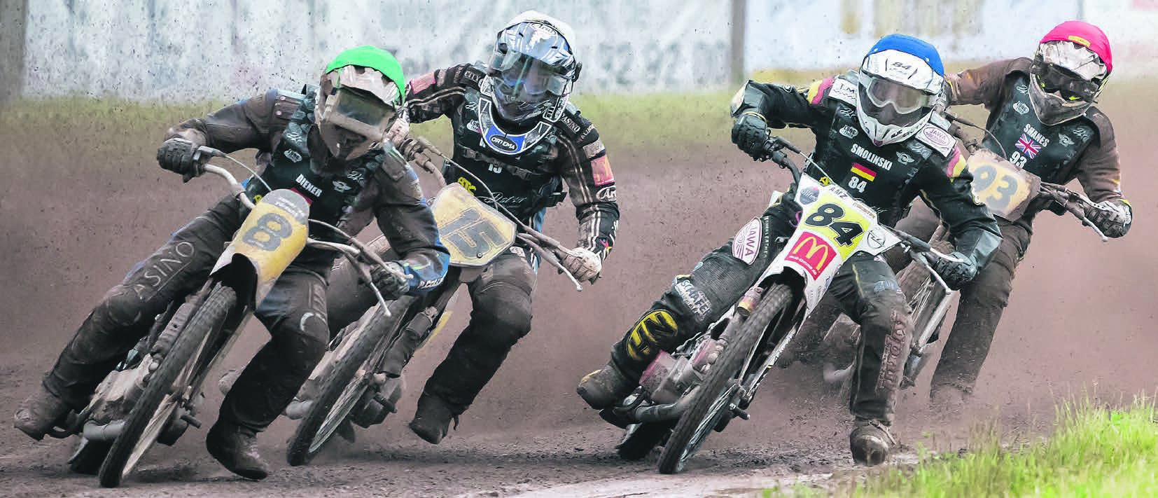 Bernd Diener (8) vor Clubkamerad Max Dilger (15) und dem späteren Grand-Prix-Auftakt-Sieger Martin Smolinski (84) sowie dem Engländer James Shanes (93).