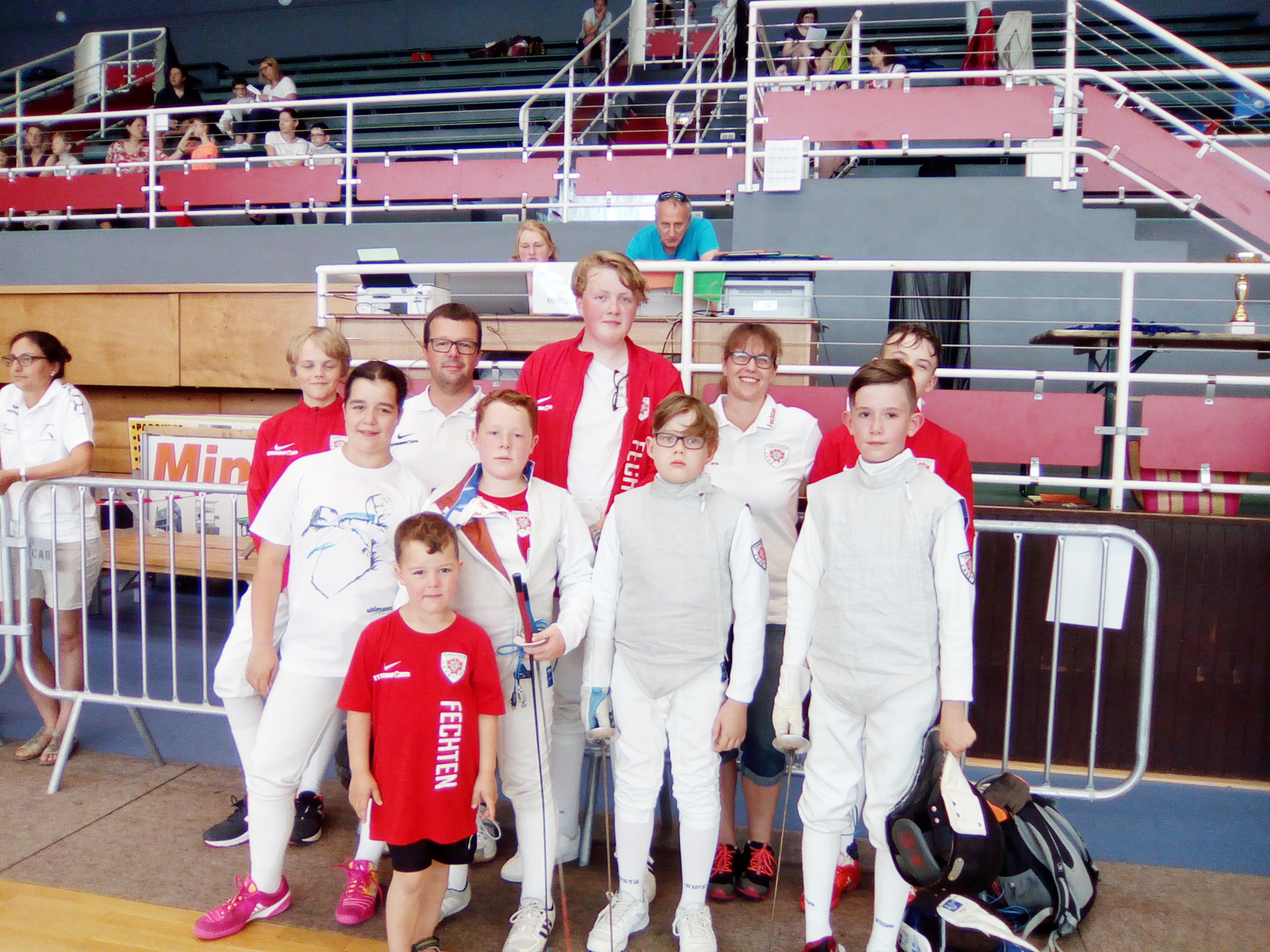 Die Fechter des TV Lahr, die beim internationalen Sandhaasturnier in Haguenau am Start waren.