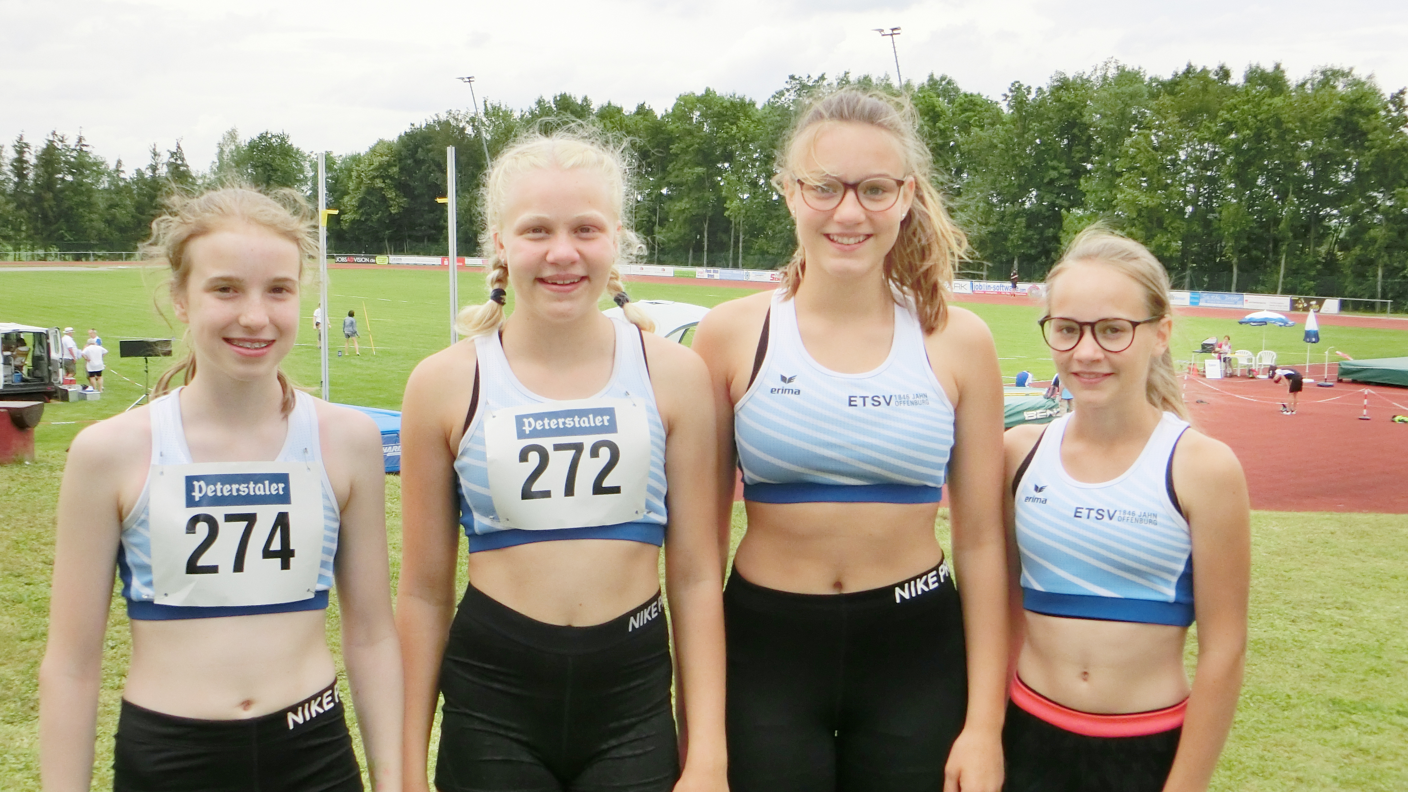 Die Nachwuchs-Leichtathletinnen vom ETSV Offenburg: Iris Bergen, Pia Ammann, Leni Aupperle und Rebecca Grunwald (von links).