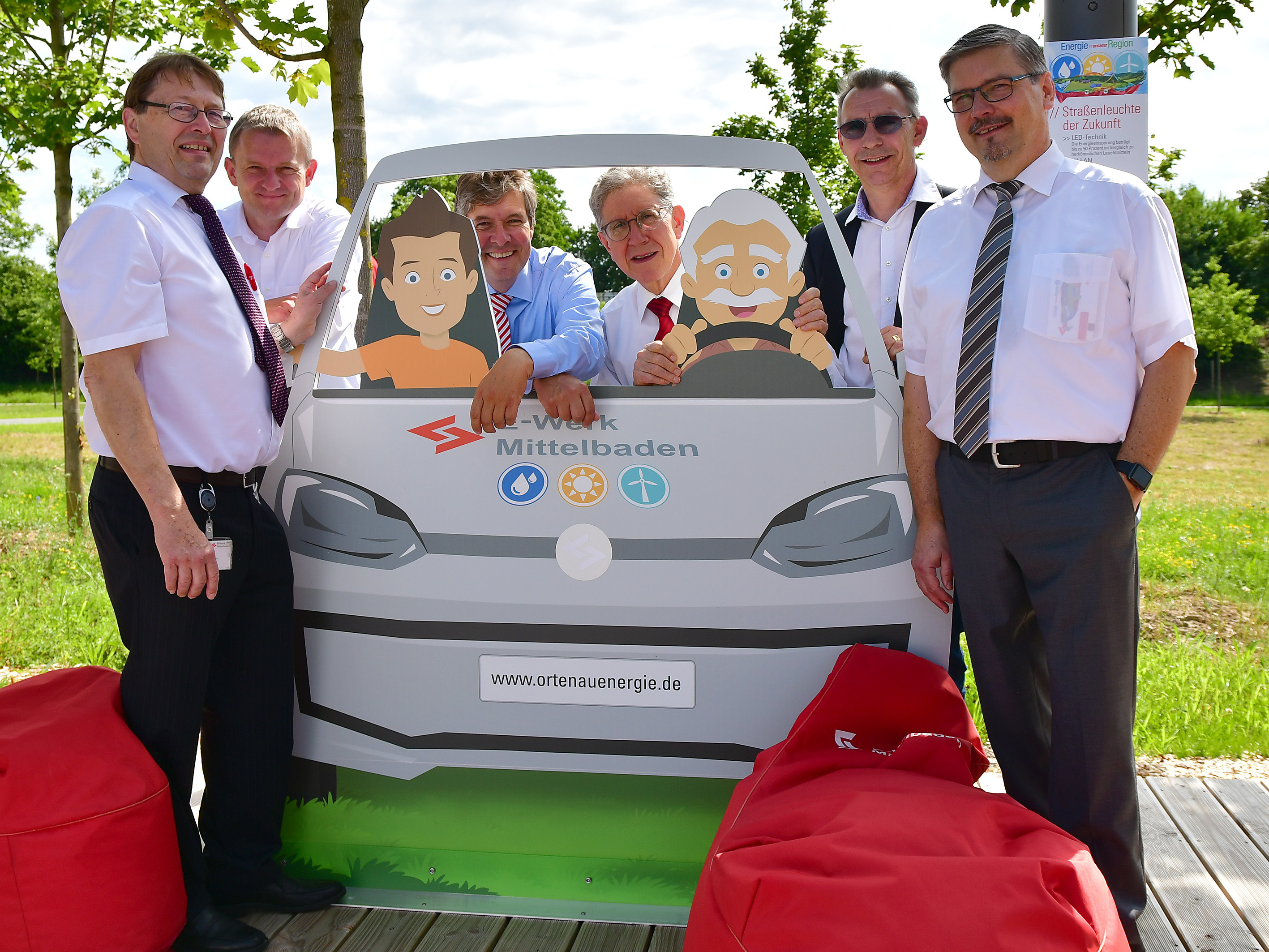 Uwe Nachtigall, Martin Wenz, Vorstand Ulrich Kleine, Oberbürgermeister Wolfgang G. Müller, Michael Binder, Michael Meyer (v. l.)