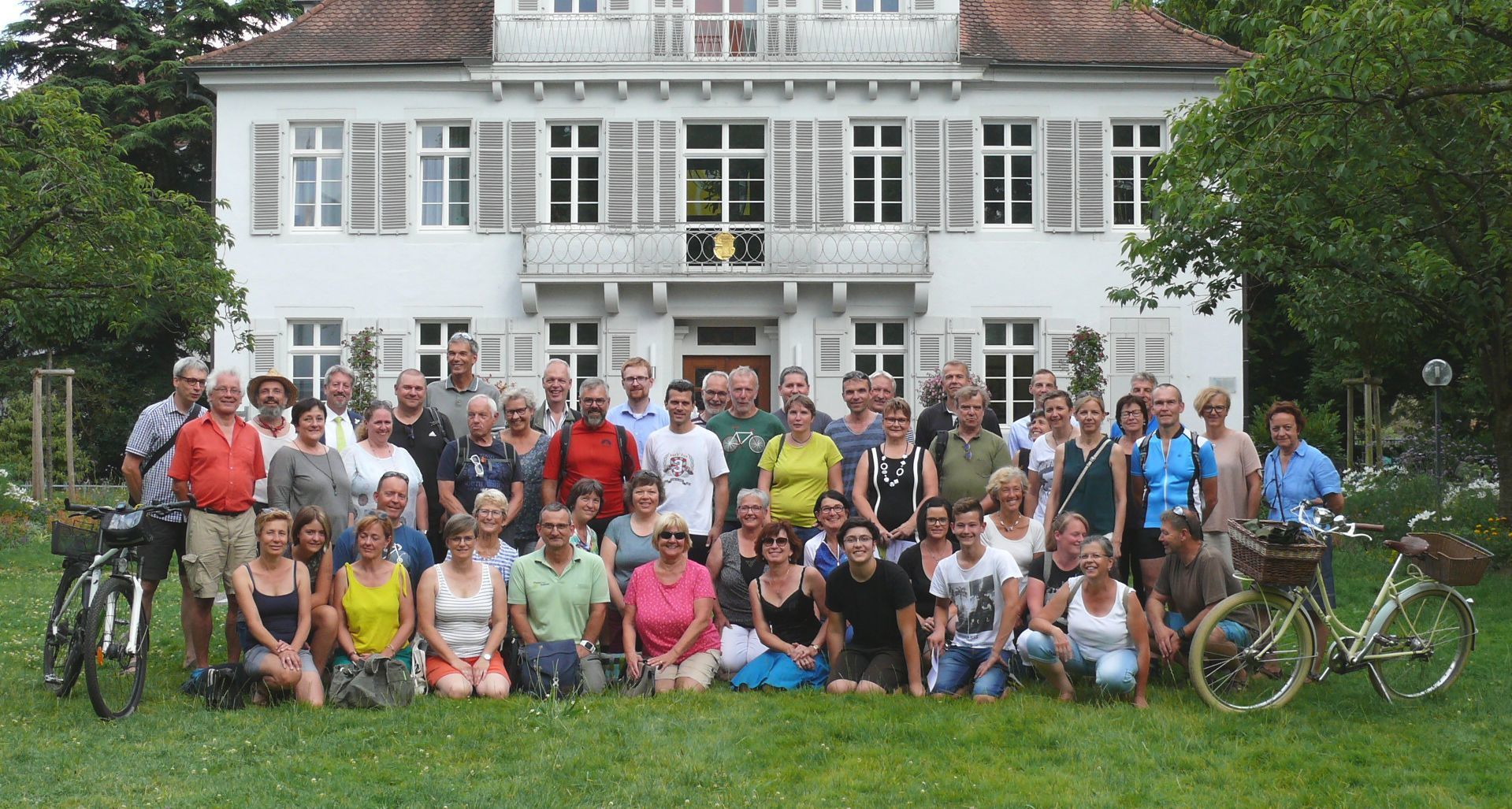 Die Teilnehmenden und Preisträger des "Stadtradelns" zusammen mit Bürgermeister Tilman Petters und Martin Stehr vom Stadtplanungsamt