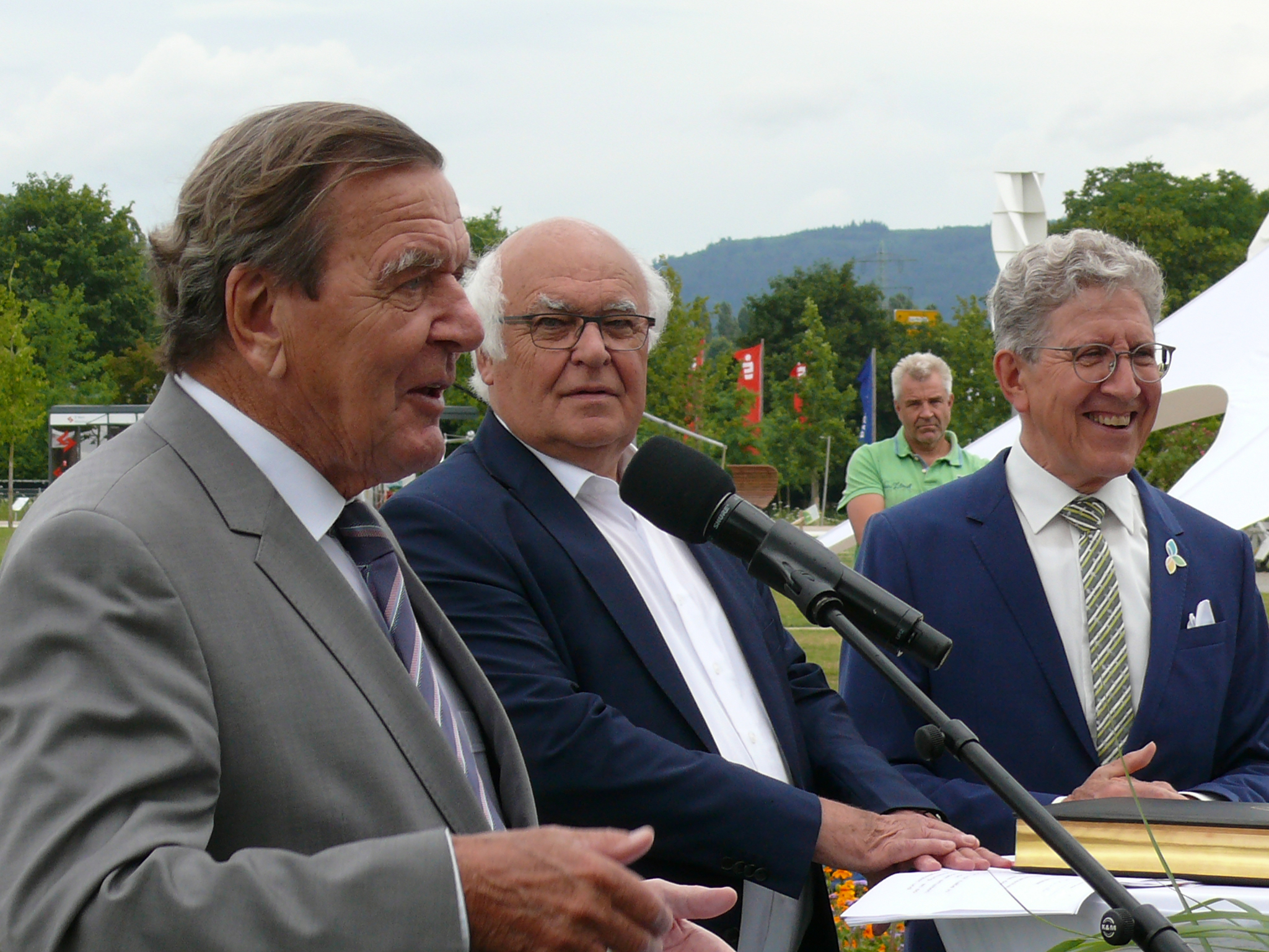 Gerhard Schröder, Martin Herrenknecht und Oberbürgermeister Wolfgang G. Müller
