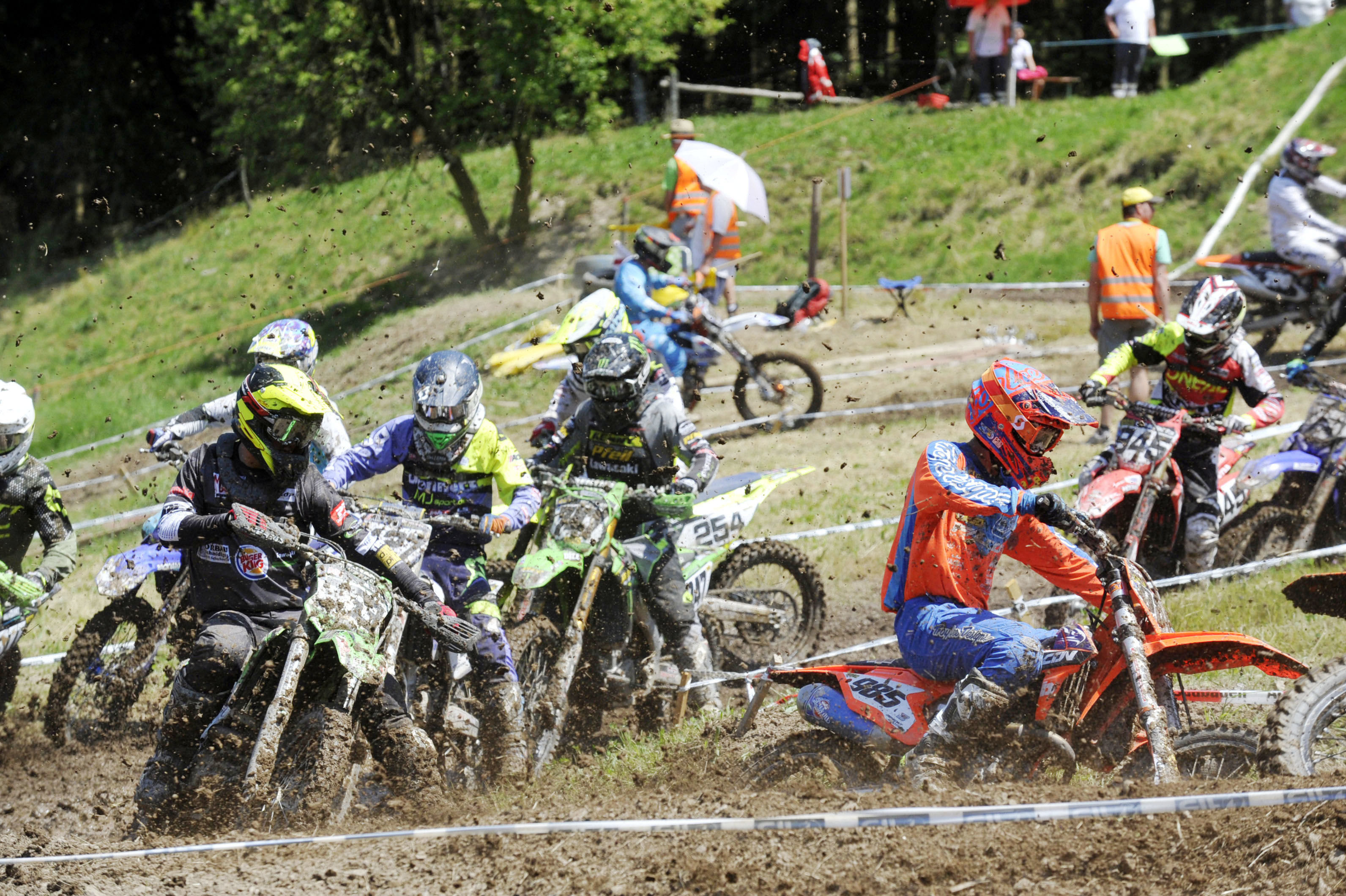 Spannende Rennen wurden beim Motocross auf dem Pflingstberg geboten.