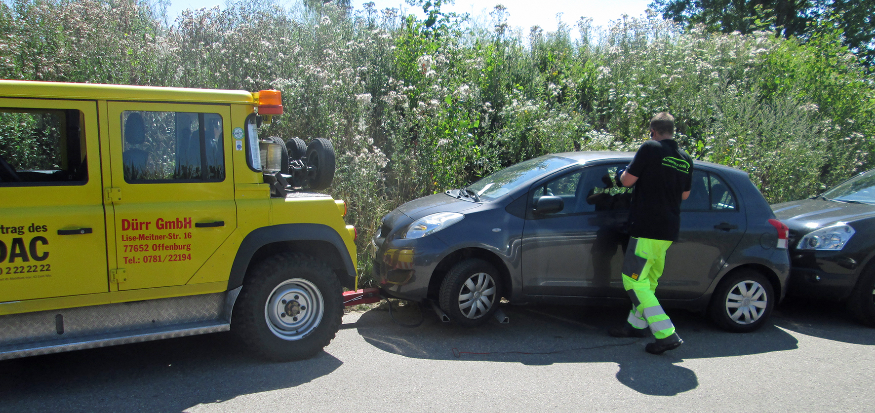 Damit die Rettungskräfte im Ernstfall durchkommen, wurde am Sonntag, 8. Juli, rund um den Korker Baggersee abgeschleppt.
