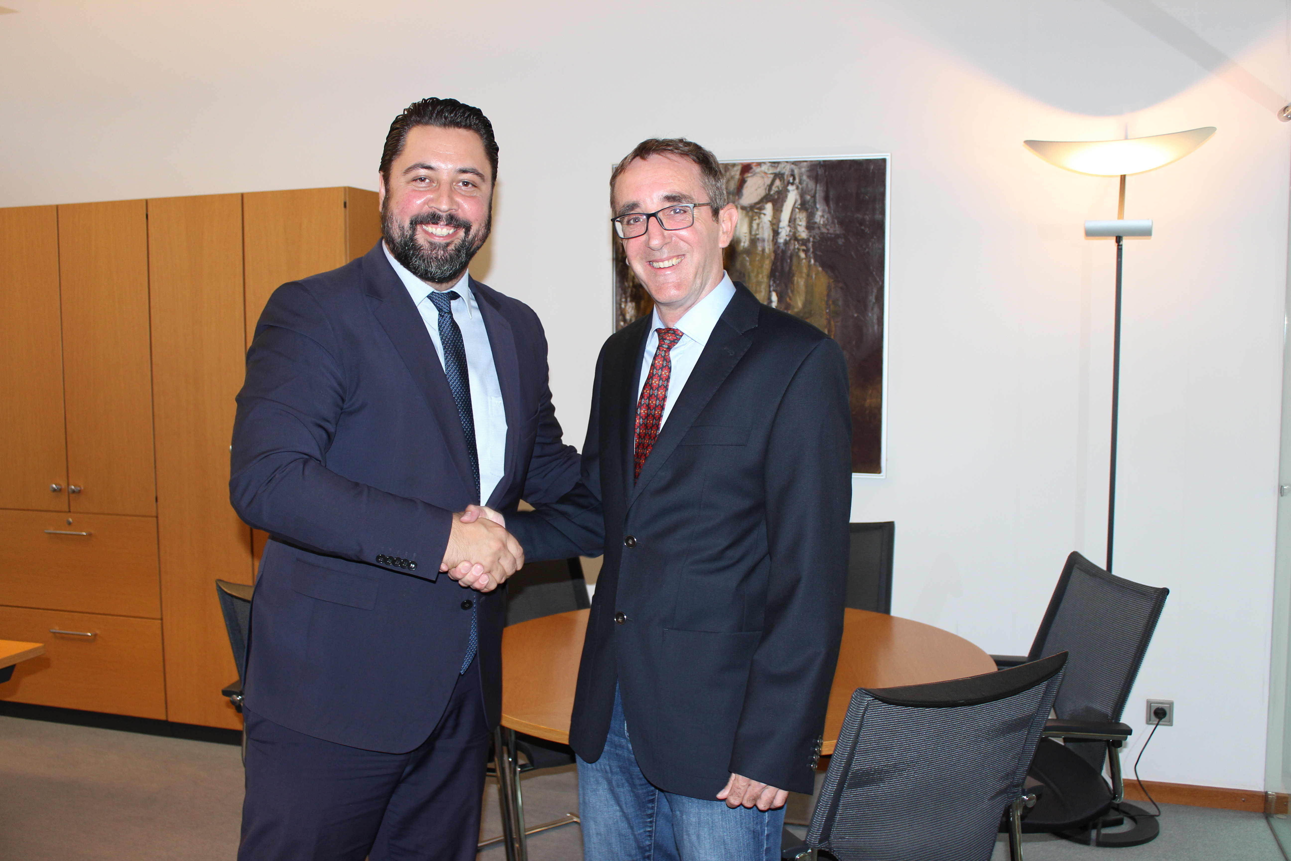 Bürgermeister Philipp Saar (links) hieß den neuen Stadtbaumeister Clemens Hupfer bereits willkommen.