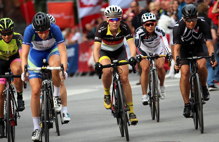 Clarissa Mai überrascht als MTB-Ass beim Profi-Kriterium die Rennradspezialistinnen.