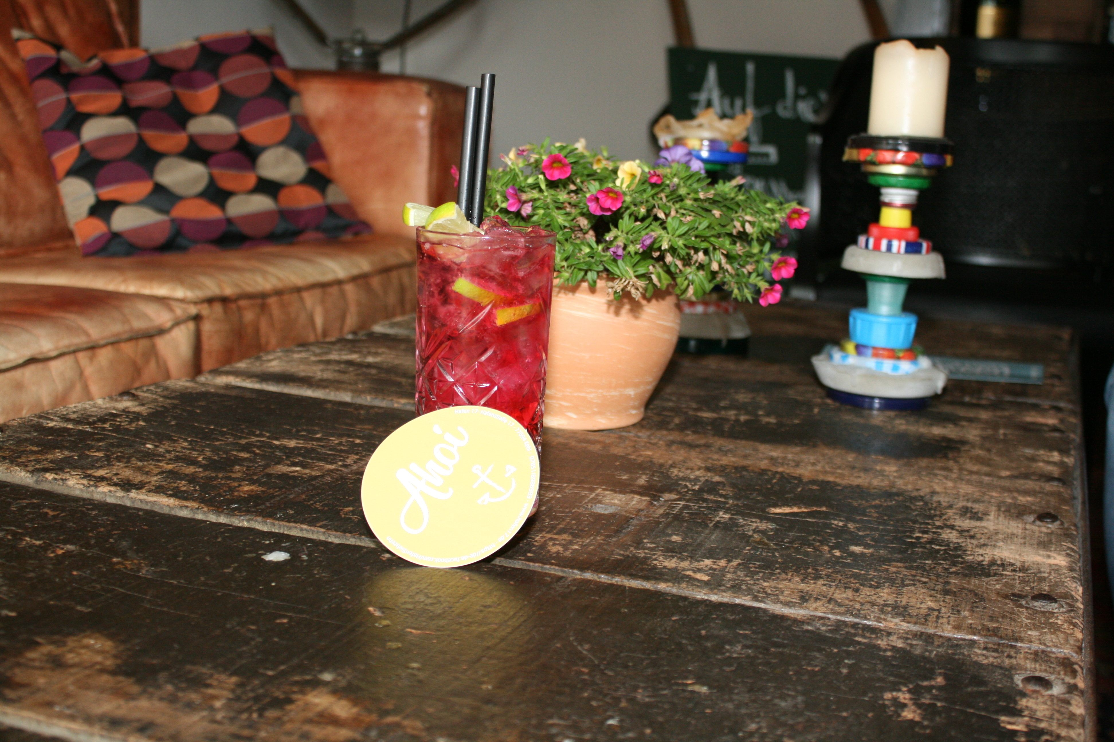 Erfrischt ganz ohne Alkohol und versetzt in Sommerlaune: der Cocktail Hafen 17.