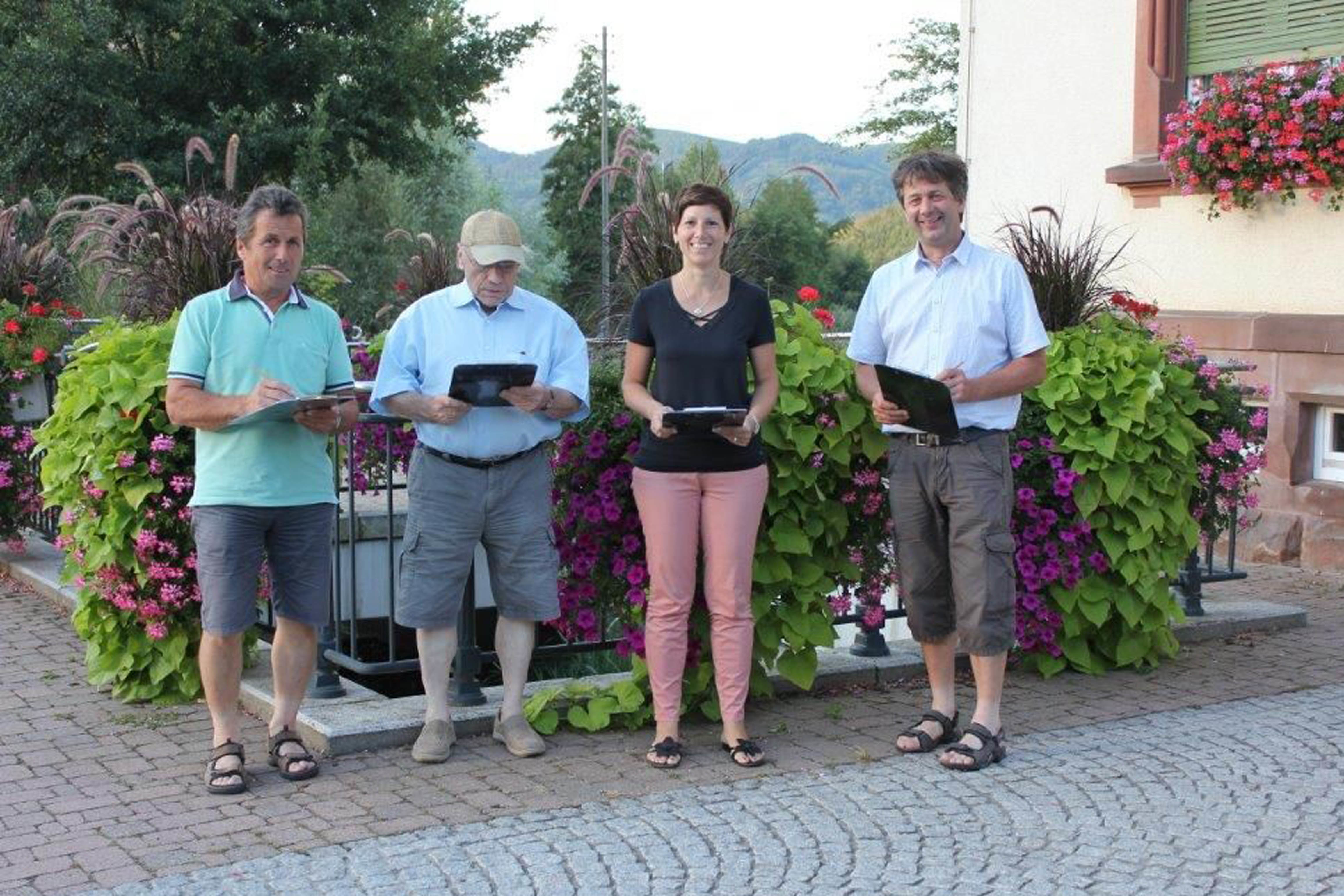 Die Jurymitglieder Ortsvorsteher Karl Gieringer, Meinrad Müller, Elvira Hoog und Markus Flach (v. l.)