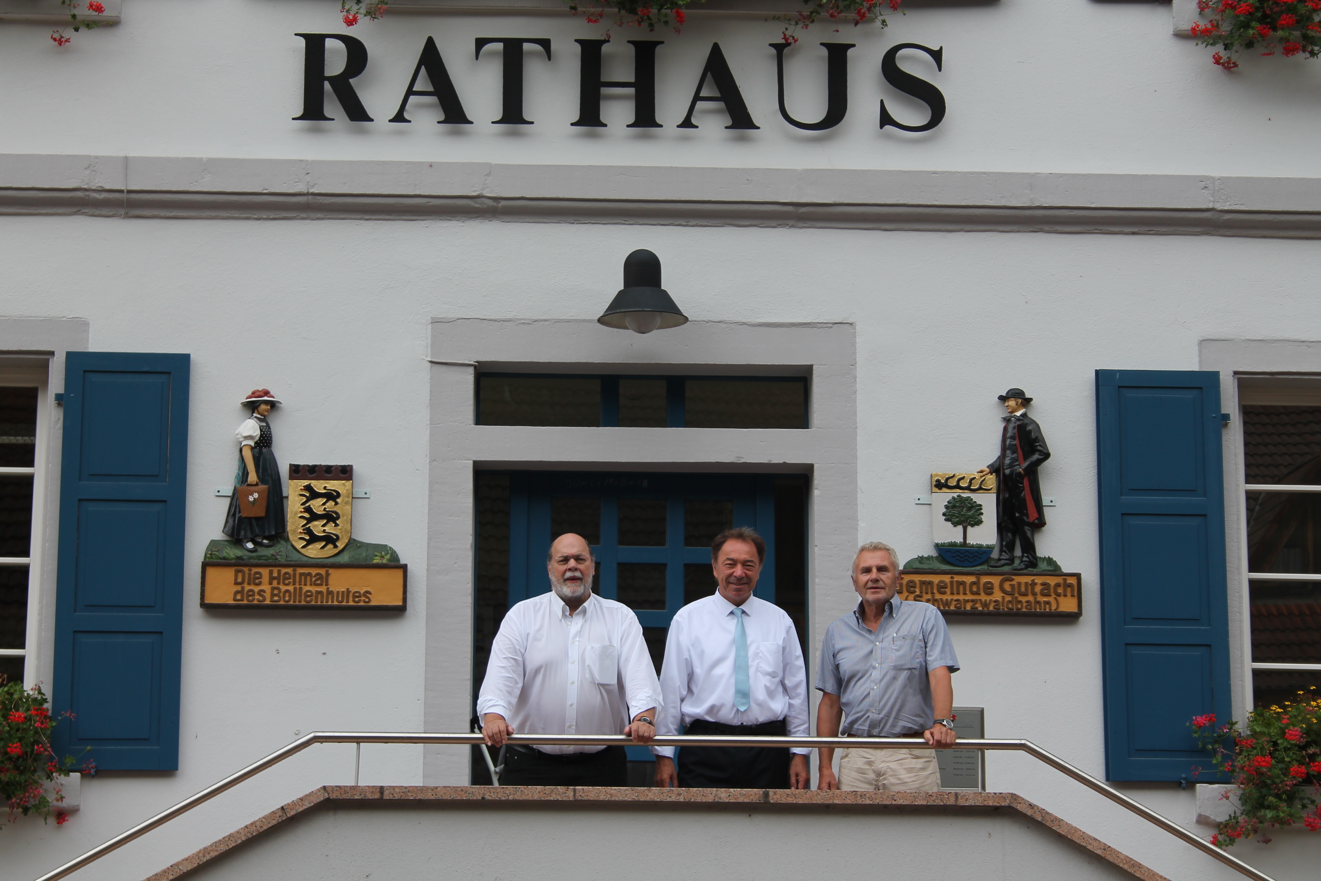 Ehrenamtlich für die Bürgerstiftung aktiv: zweiter Vorstand Rolf Schondelmaier, Bürgermeister und erster Vorsitzender Siegfried Eckert und dritter Vorstand Hermann Blum (v. l)