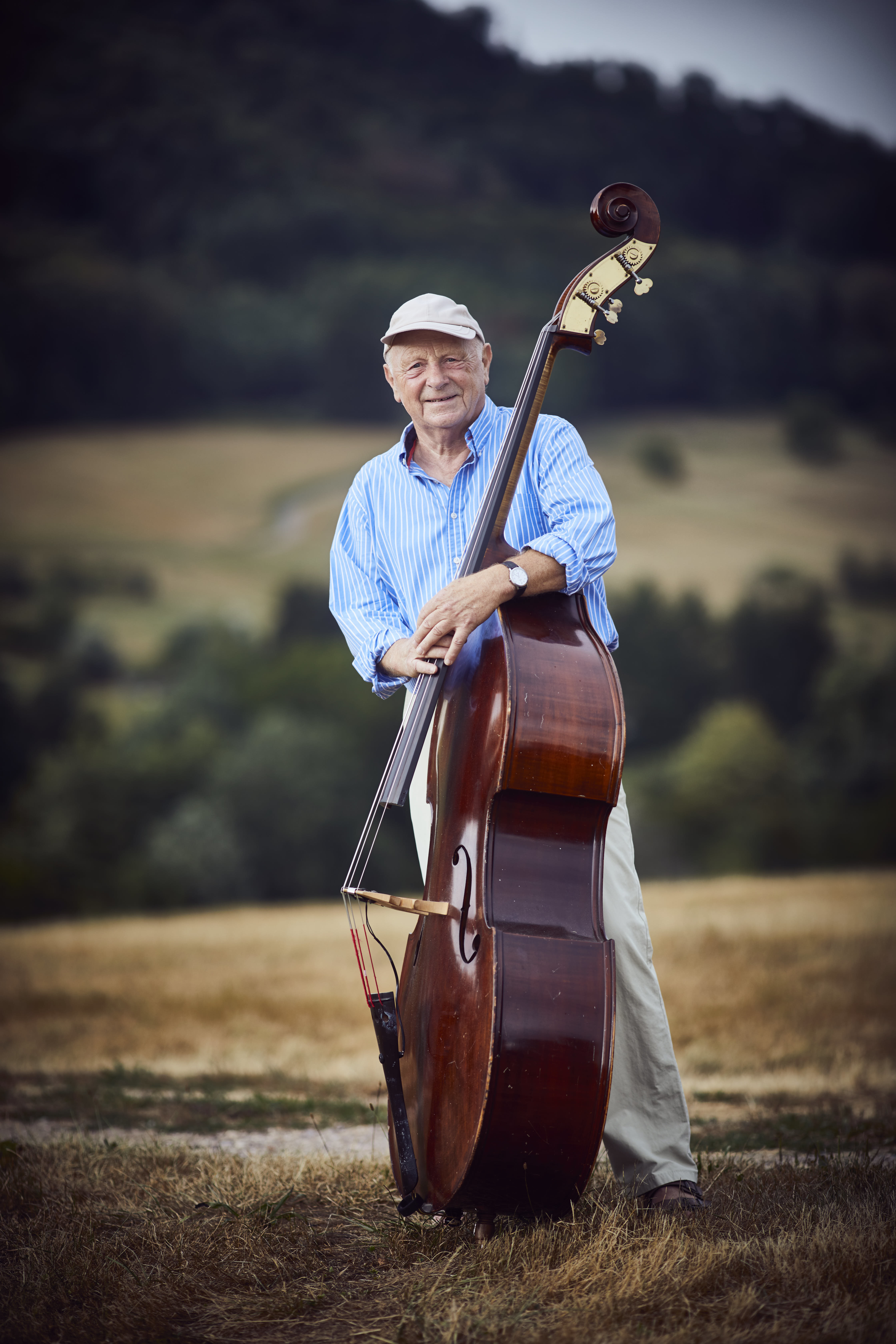 Klaus Klink ist als Musiker schon in der ganzen Welt herumgekommen und spielt Dixieland und Blues, Boogie sowie Swing, Beat und Twist.